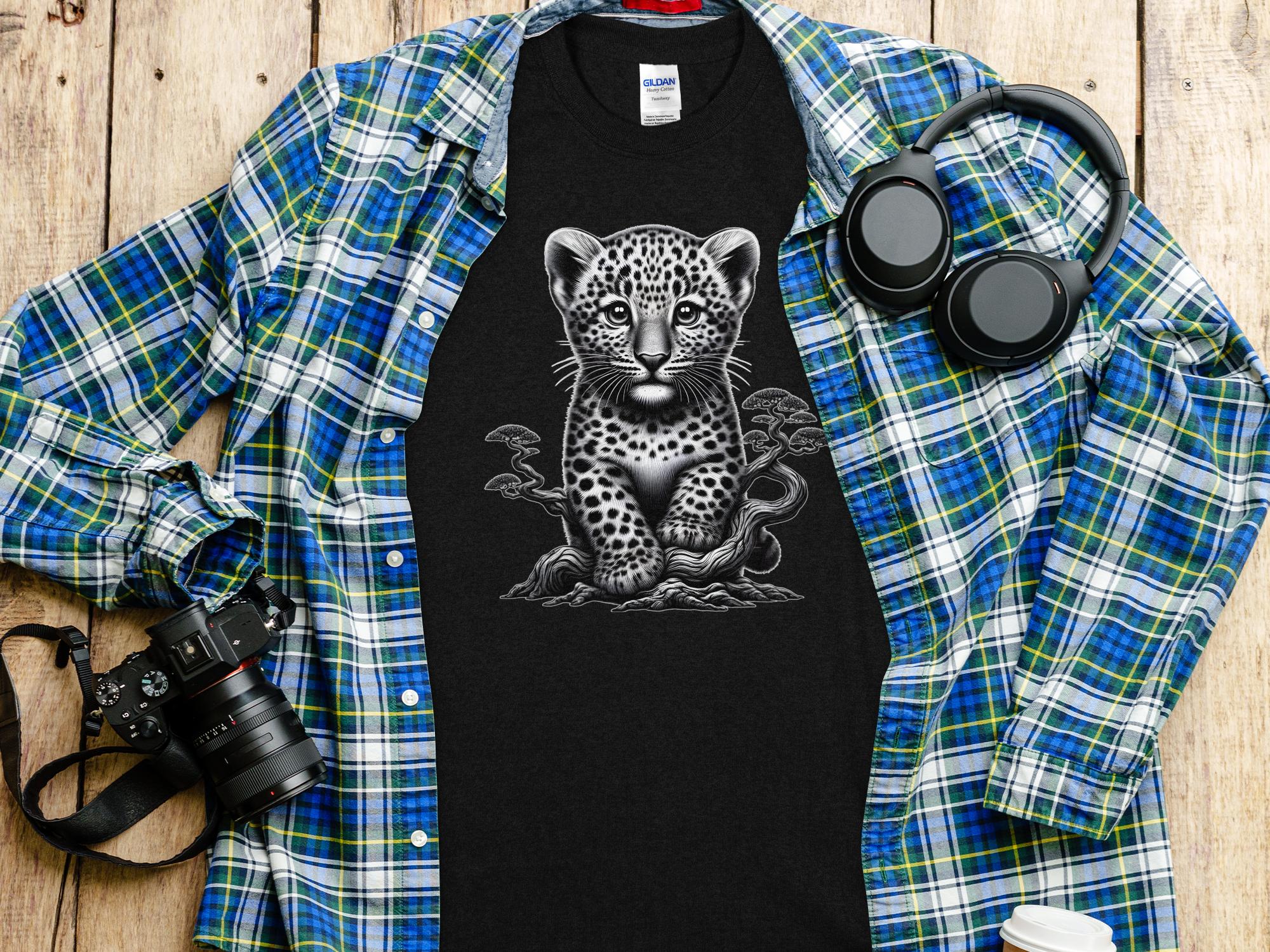 Leopard Bonsai - Coloured Gildan T-Shirt Realistic Animal Talisman Unisex Cute Tee Graphic Design