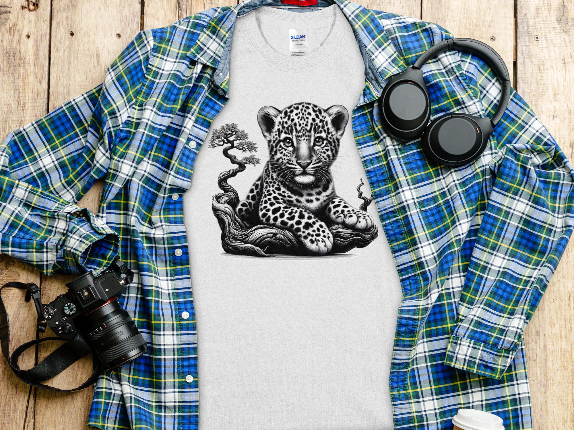 Leopard Bonsai - Coloured Gildan T-Shirt Realistic Animal Talisman Unisex Cute Tee Graphic Design