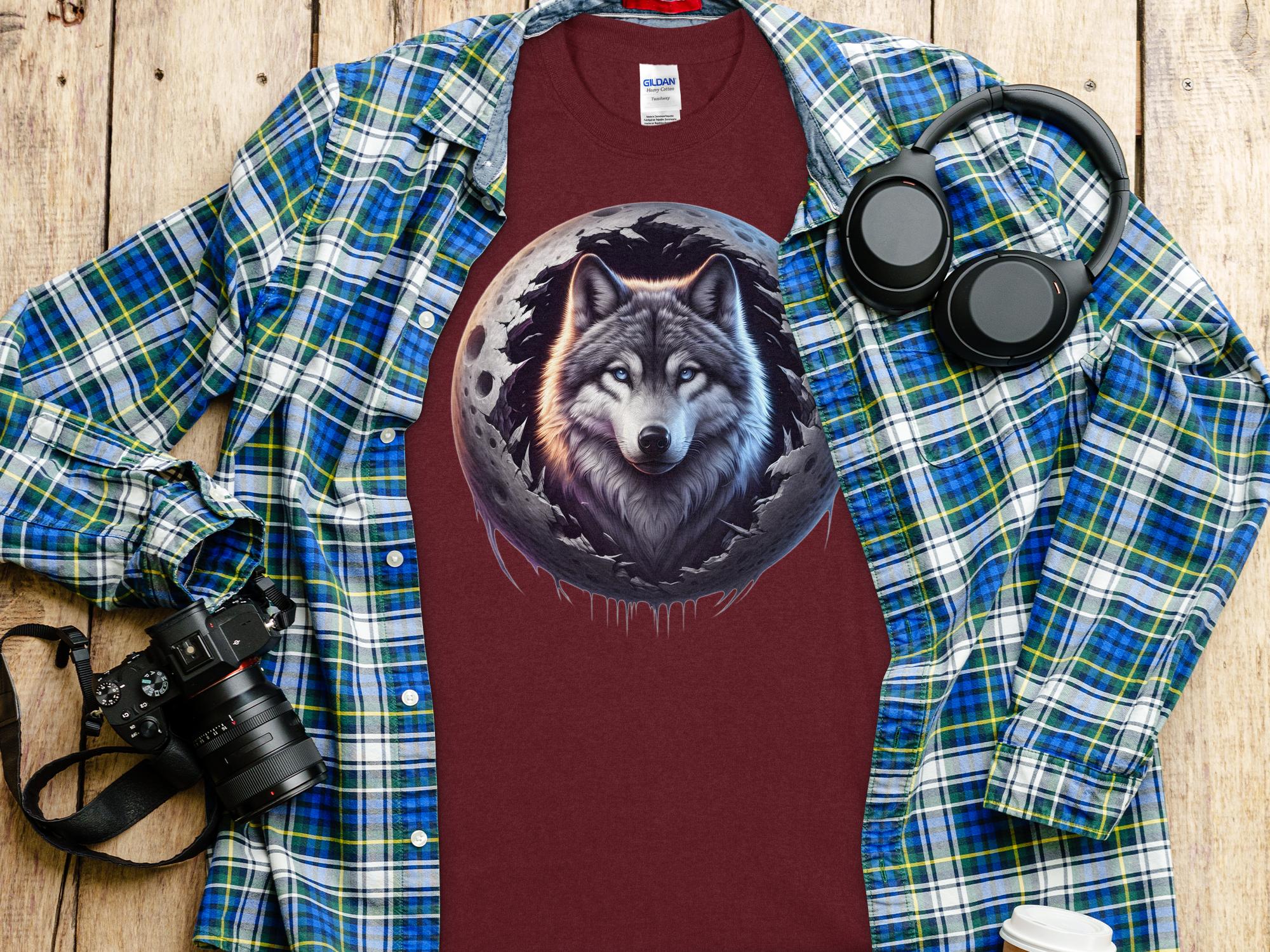 Moon Wolf - T-Shirt Realistic Full Colour Animal Talisman Unisex Mythology Tee Gildan Graphic Design