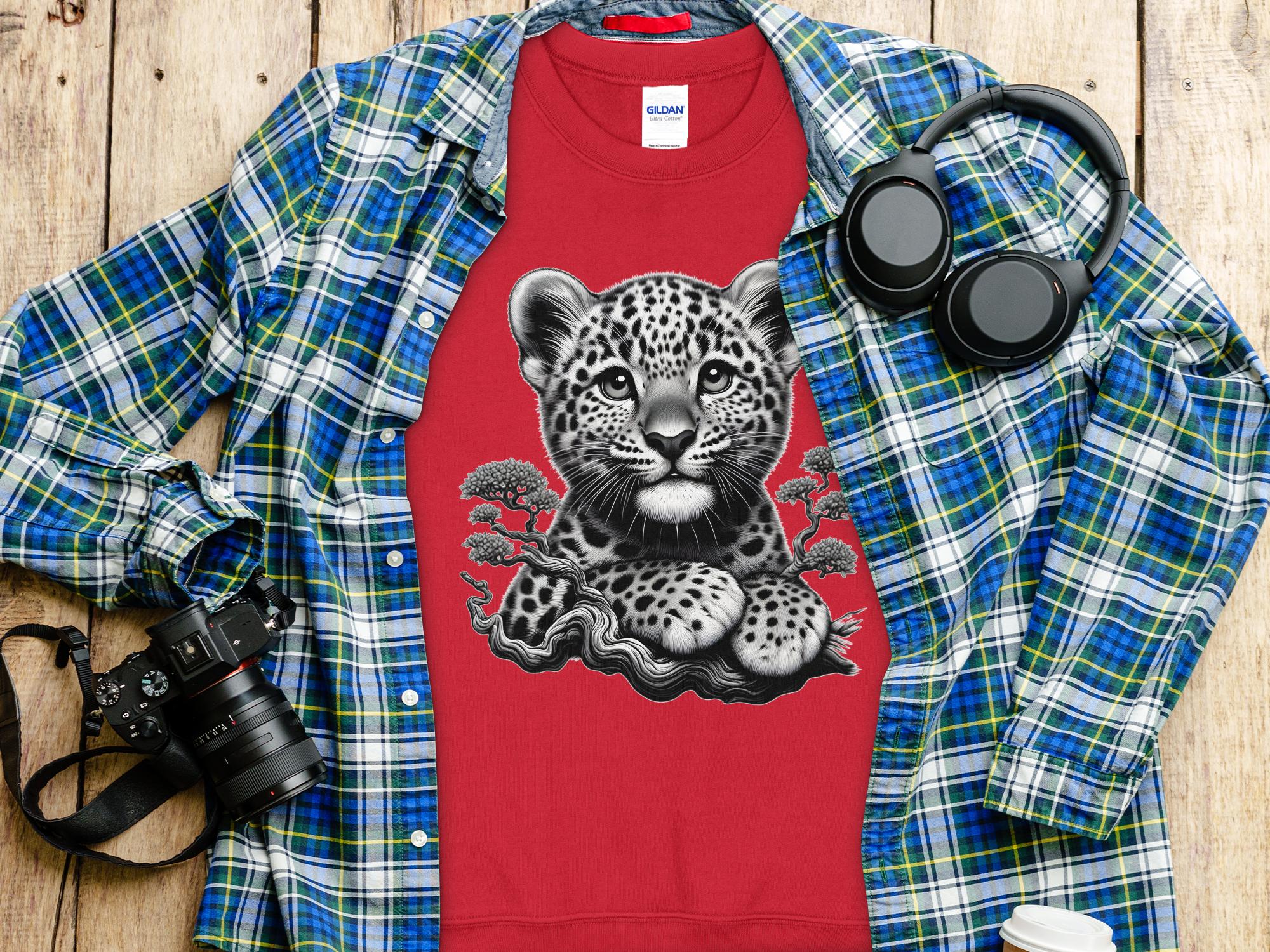 Leopard Bonsai - Coloured Gildan Sweatshirt Realistic Animal Talisman Unisex Cute Tee Graphic Design