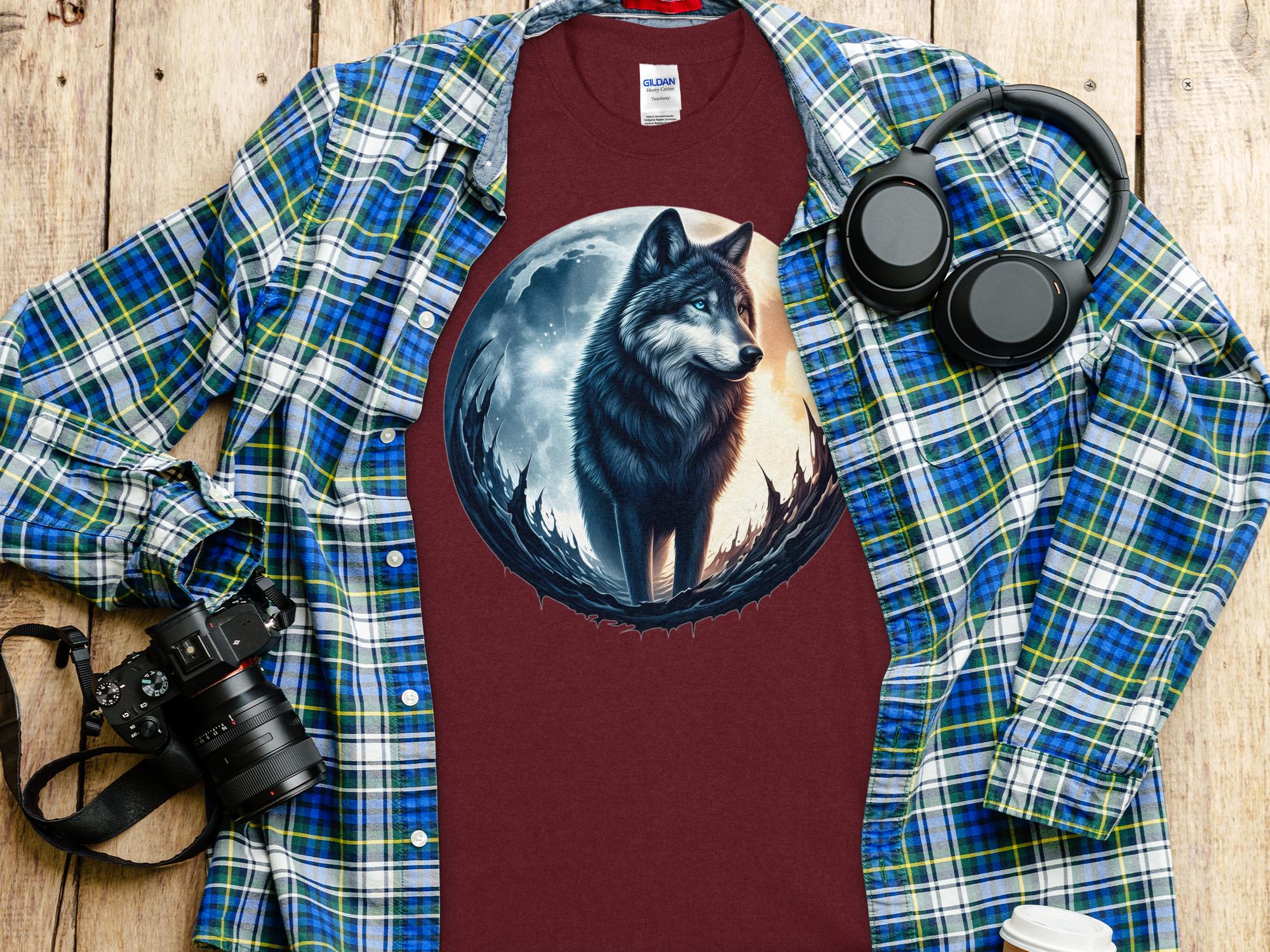 Moon Wolf - T-Shirt Realistic Full Colour Animal Talisman Unisex Mythology Tee Gildan Graphic Design