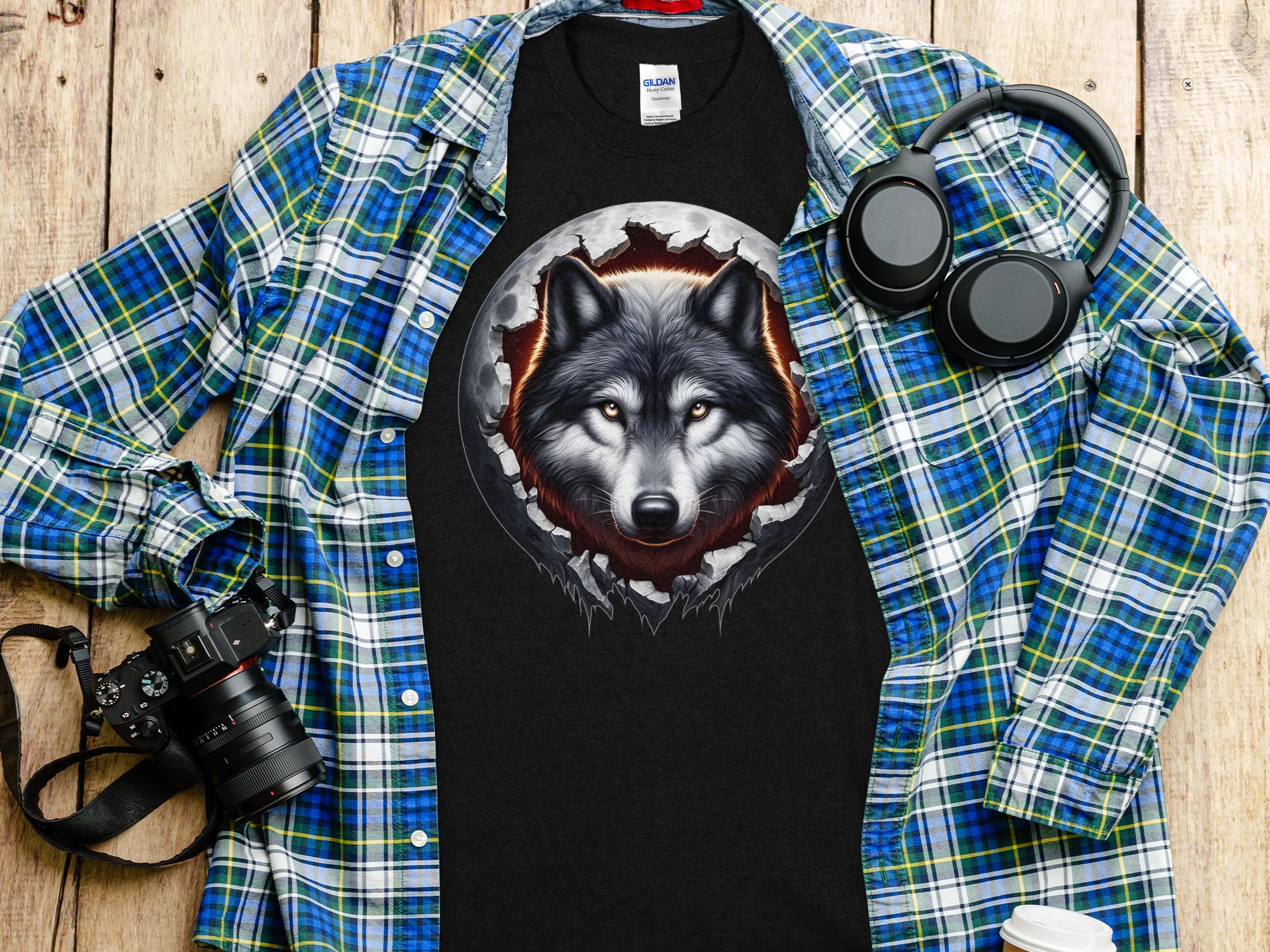 Moon Wolf - T-Shirt Realistic Full Colour Animal Talisman Unisex Mythology Tee Gildan Graphic Design