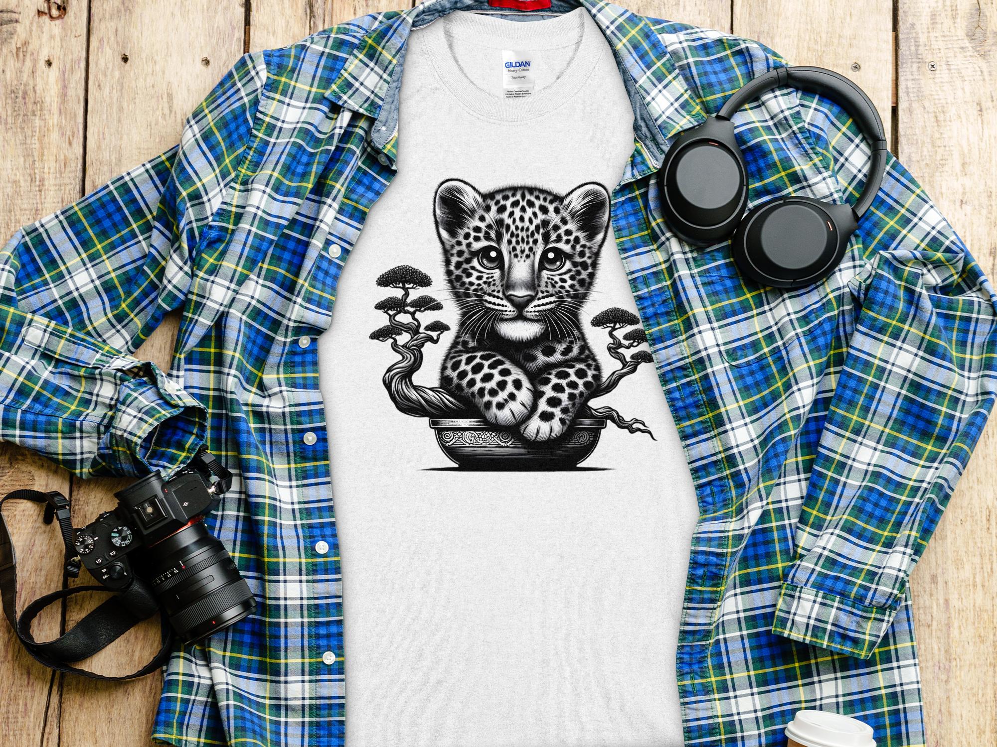 Leopard Bonsai - Coloured Gildan T-Shirt Realistic Animal Talisman Unisex Cute Tee Graphic Design