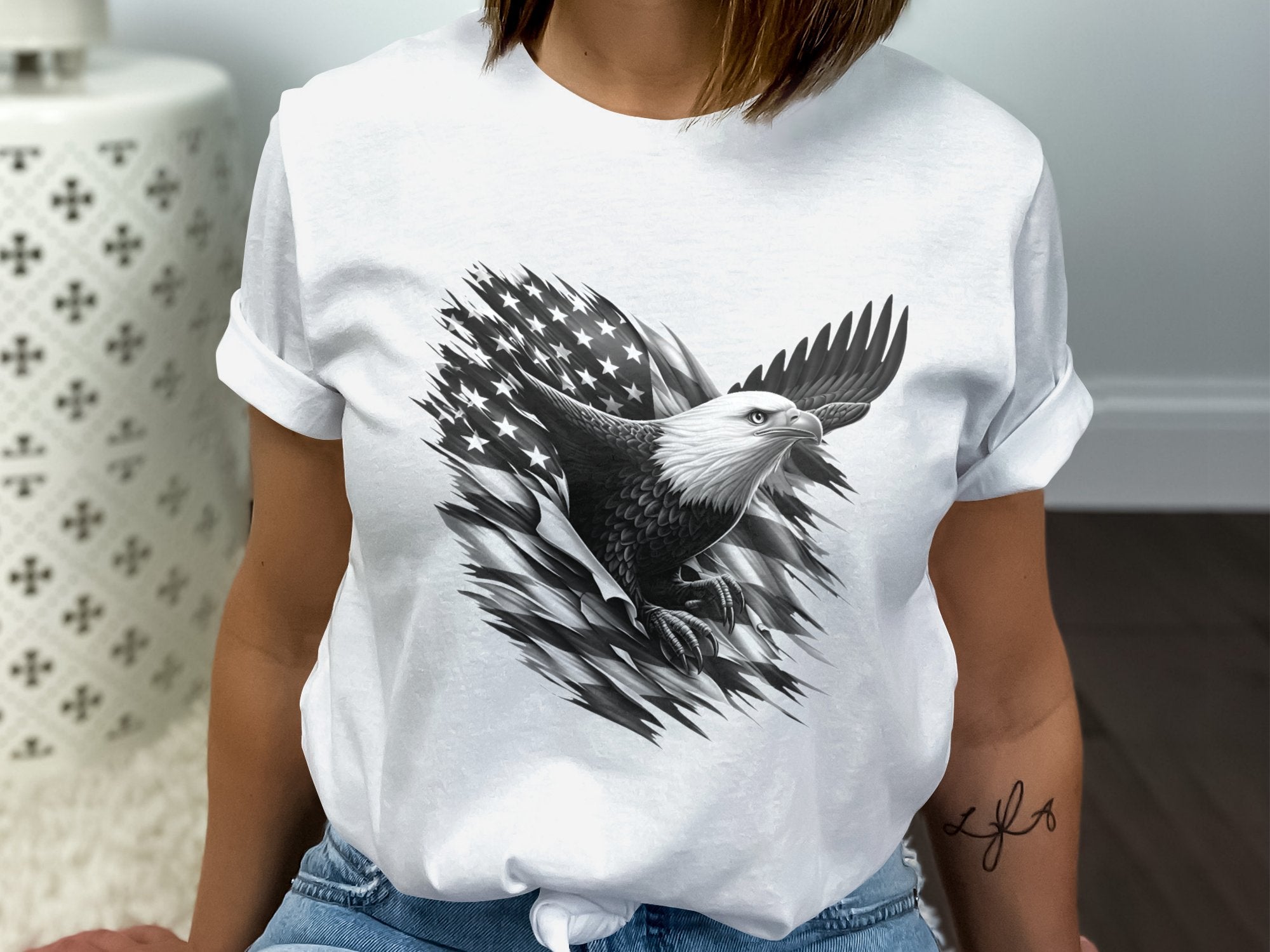 Eagle Patriot - Coloured Gildan T-Shirt Realistic Animal Talisman Unisex Tee Graphic Design