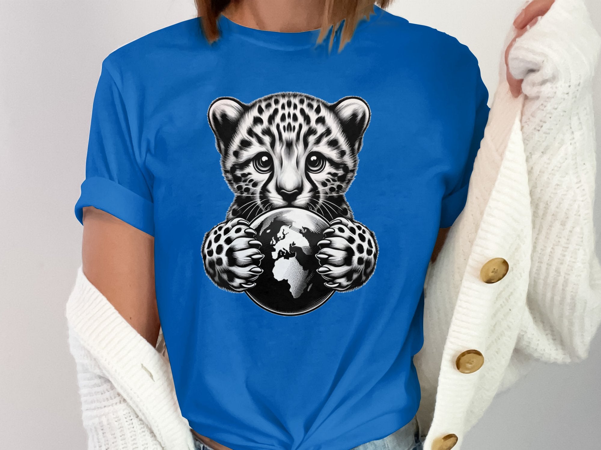 Cheetah World - Coloured Gildan T-Shirt Realistic Animal Talisman Unisex Cute Tee Graphic Design