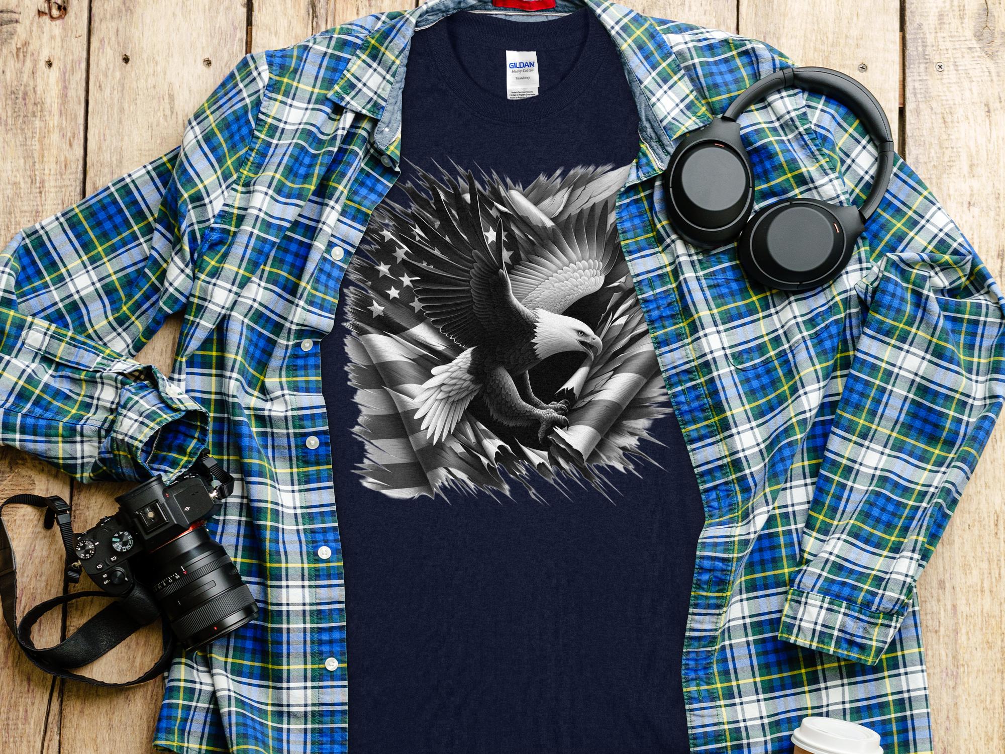 Eagle Patriot - Coloured Gildan T-Shirt Realistic Animal Talisman Unisex Tee Graphic Design