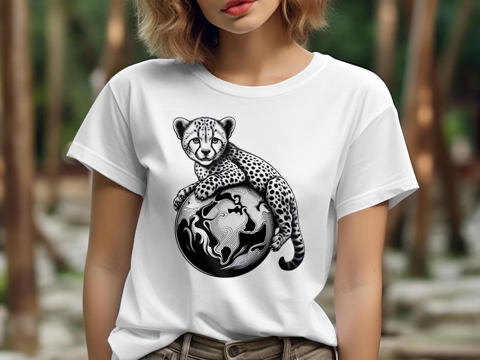 Cheetah World - Coloured Gildan T-Shirt Realistic Animal Talisman Unisex Cute Tee Graphic Design