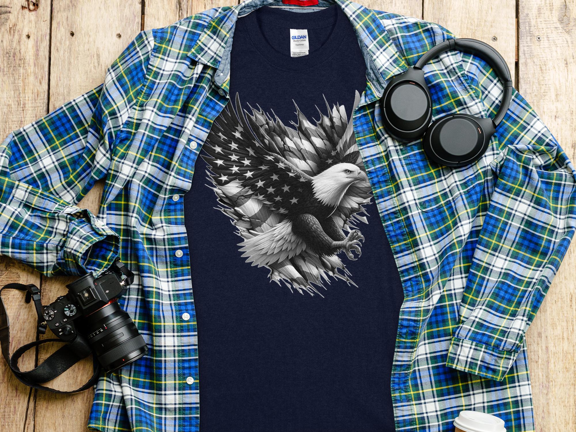 Eagle Patriot - Coloured Gildan T-Shirt Realistic Animal Talisman Unisex Tee Graphic Design