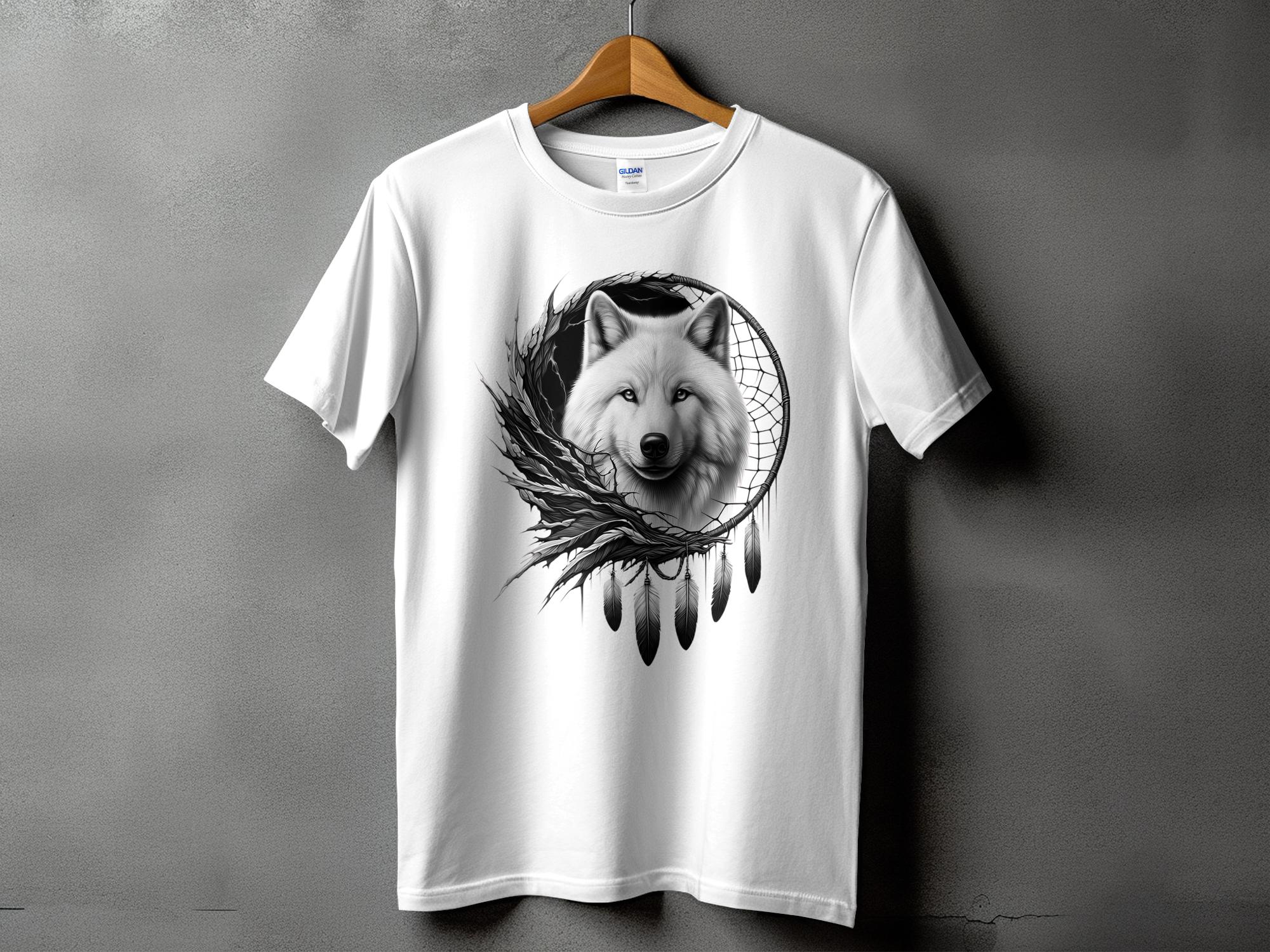 Dreamcatcher Wolf - Coloured Gildan T-Shirt Realistic Native American Talisman Unisex Mythology Tee Graphic Design