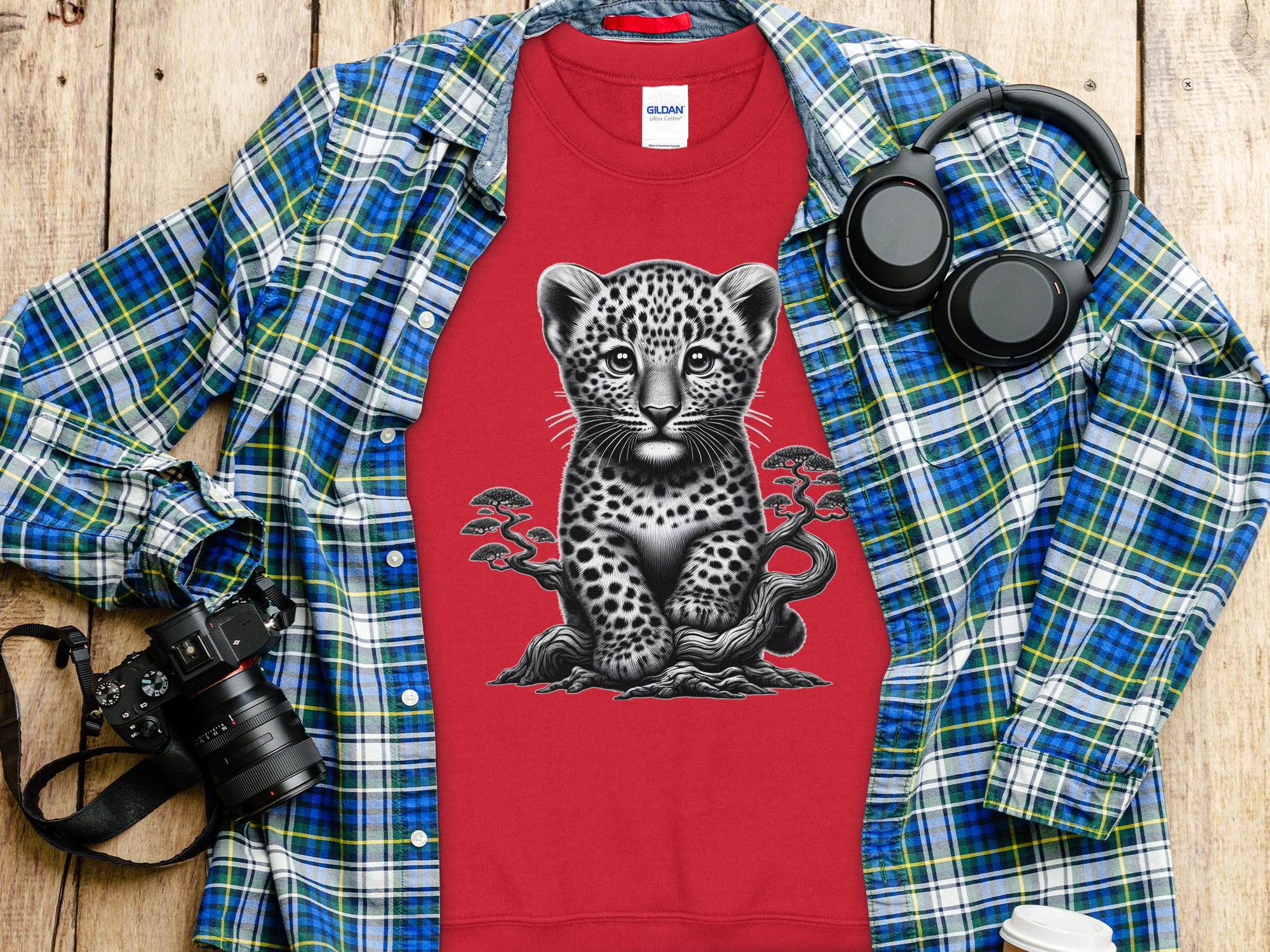 Leopard Bonsai - Coloured Gildan Sweatshirt Realistic Animal Talisman Unisex Cute Tee Graphic Design