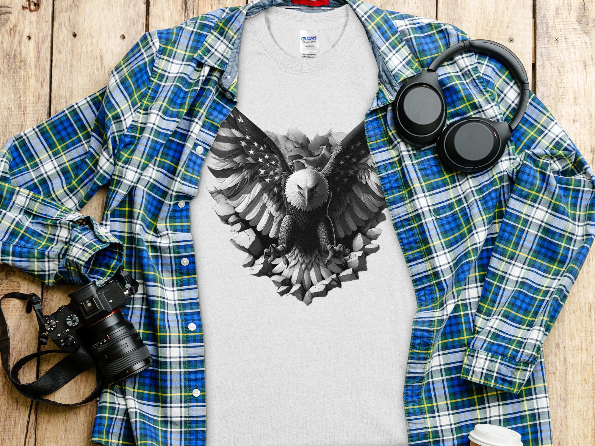 Eagle Patriot - Coloured Gildan T-Shirt Realistic Animal Talisman Unisex Tee Graphic Design