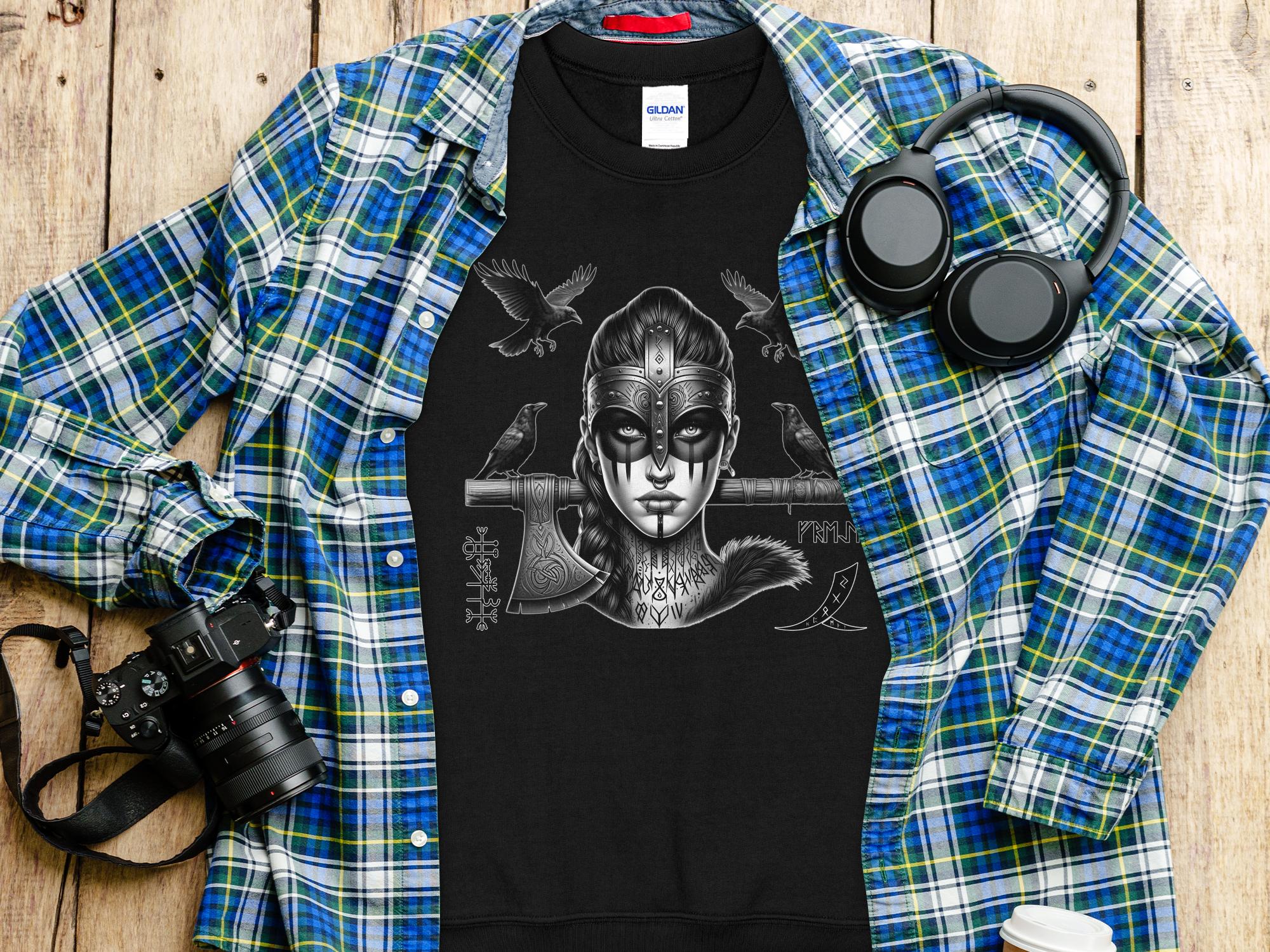 Viking Shield Maiden - Coloured Gildan Sweatshirt Realistic Norse Talisman Men Women Unisex Valhalla Tee Graphic Design