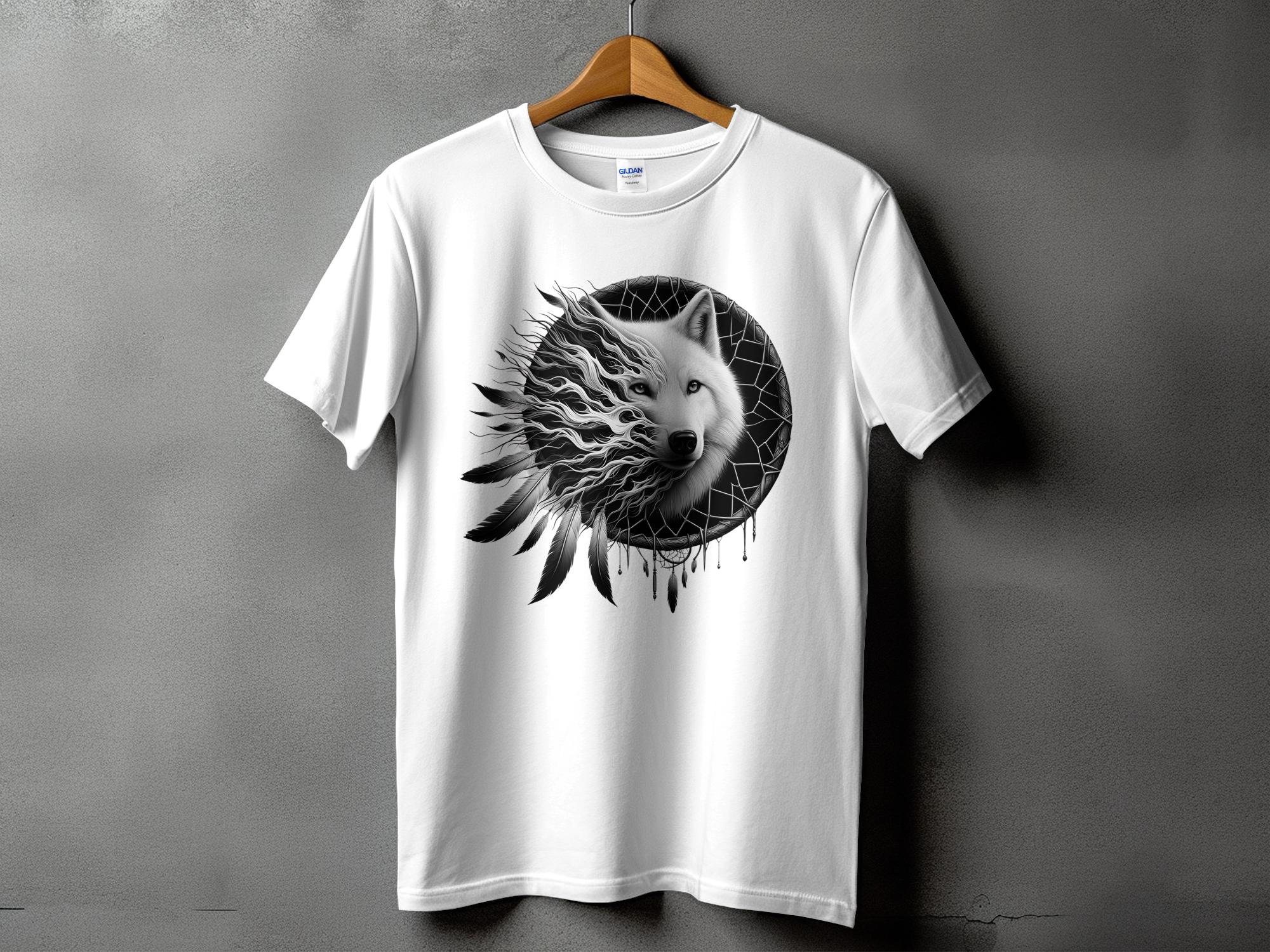 Dreamcatcher Wolf - Coloured Gildan T-Shirt Realistic Native American Talisman Unisex Mythology Tee Graphic Design