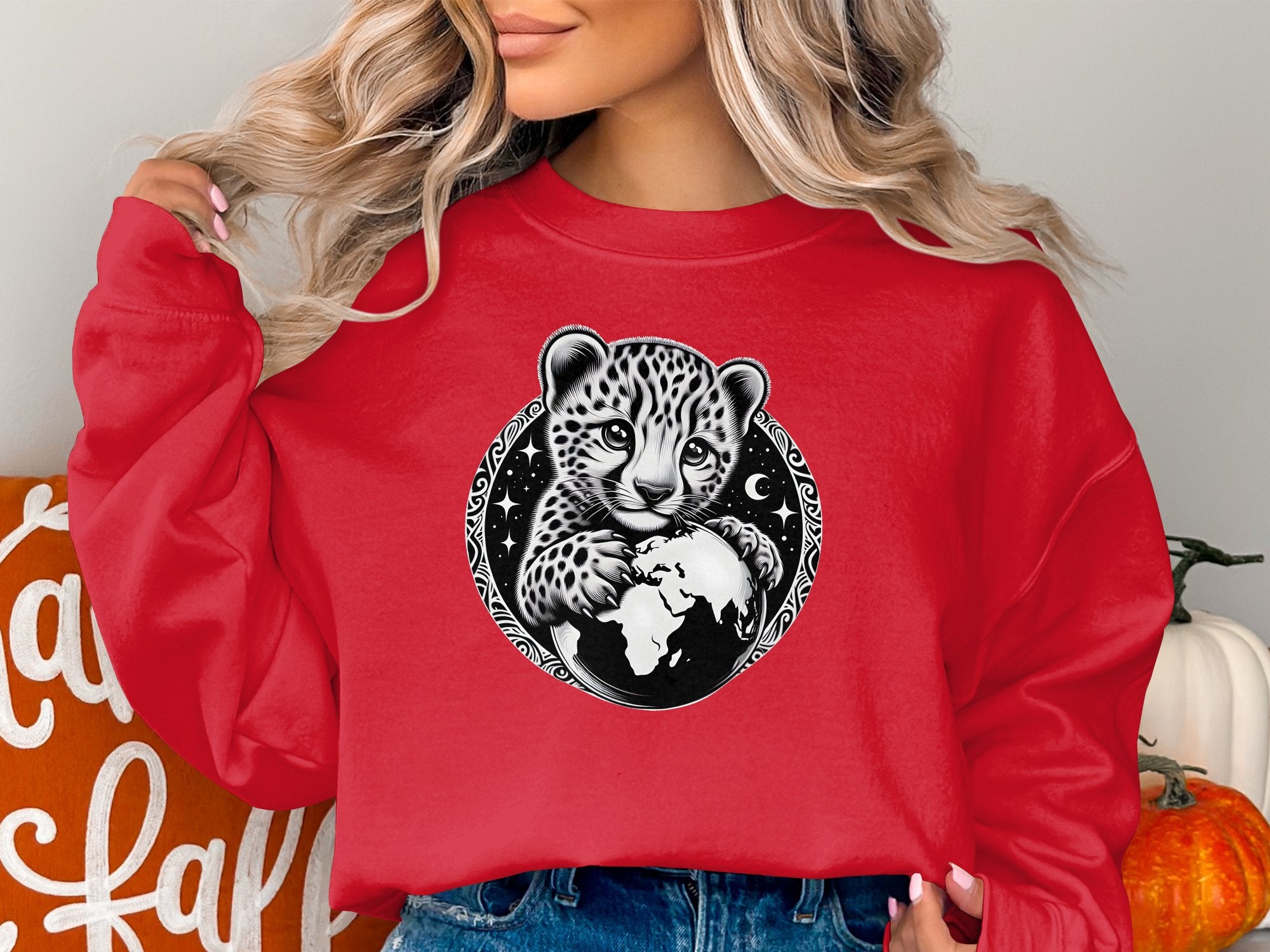 Cheetah World - Coloured Gildan Sweatshirt Realistic Animal Talisman Unisex Cute Tee Graphic Design