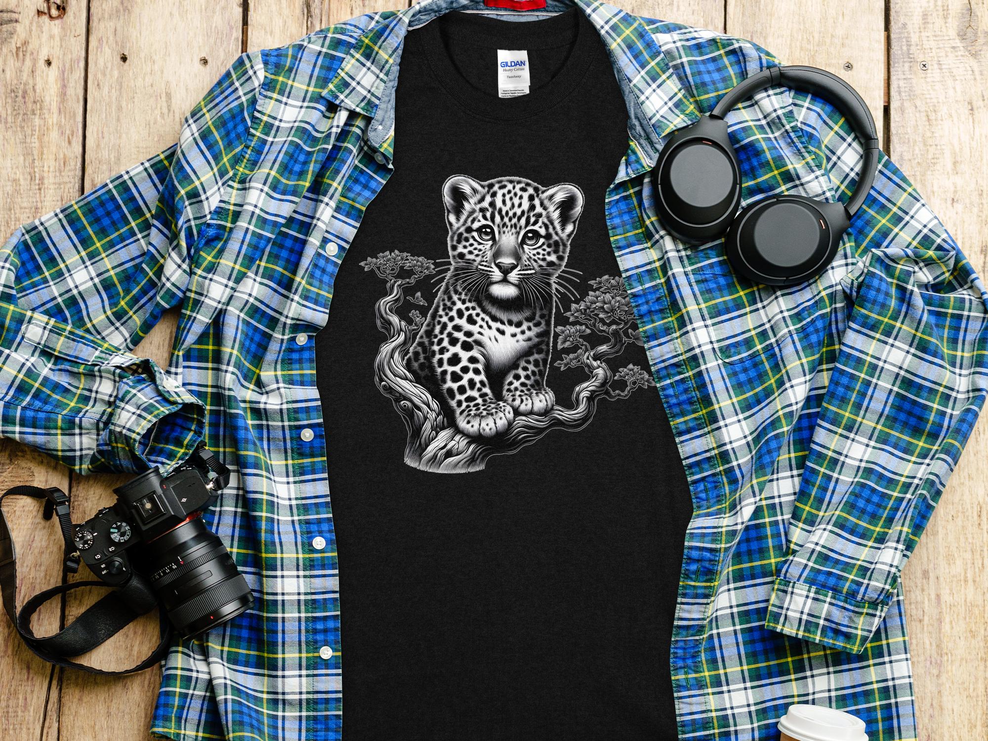 Leopard Bonsai - Coloured Gildan T-Shirt Realistic Animal Talisman Unisex Cute Tee Graphic Design