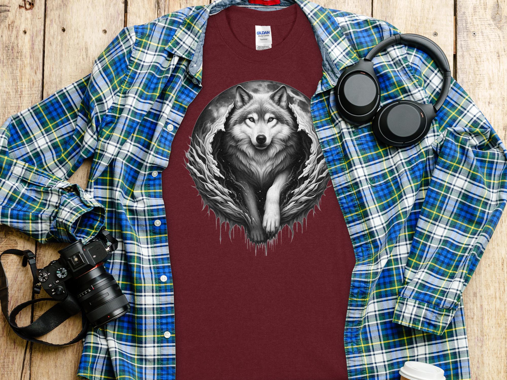 Moon Wolf - Coloured Gildan T-Shirt Realistic Animal Talisman Unisex Mythology Tee Graphic Design