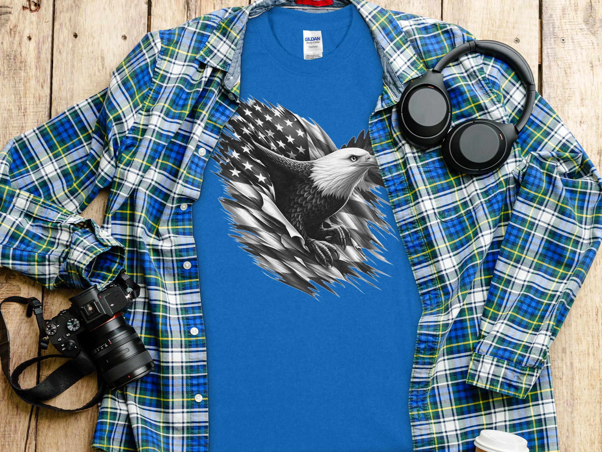 Eagle Patriot - Coloured Gildan T-Shirt Realistic Animal Talisman Unisex Tee Graphic Design