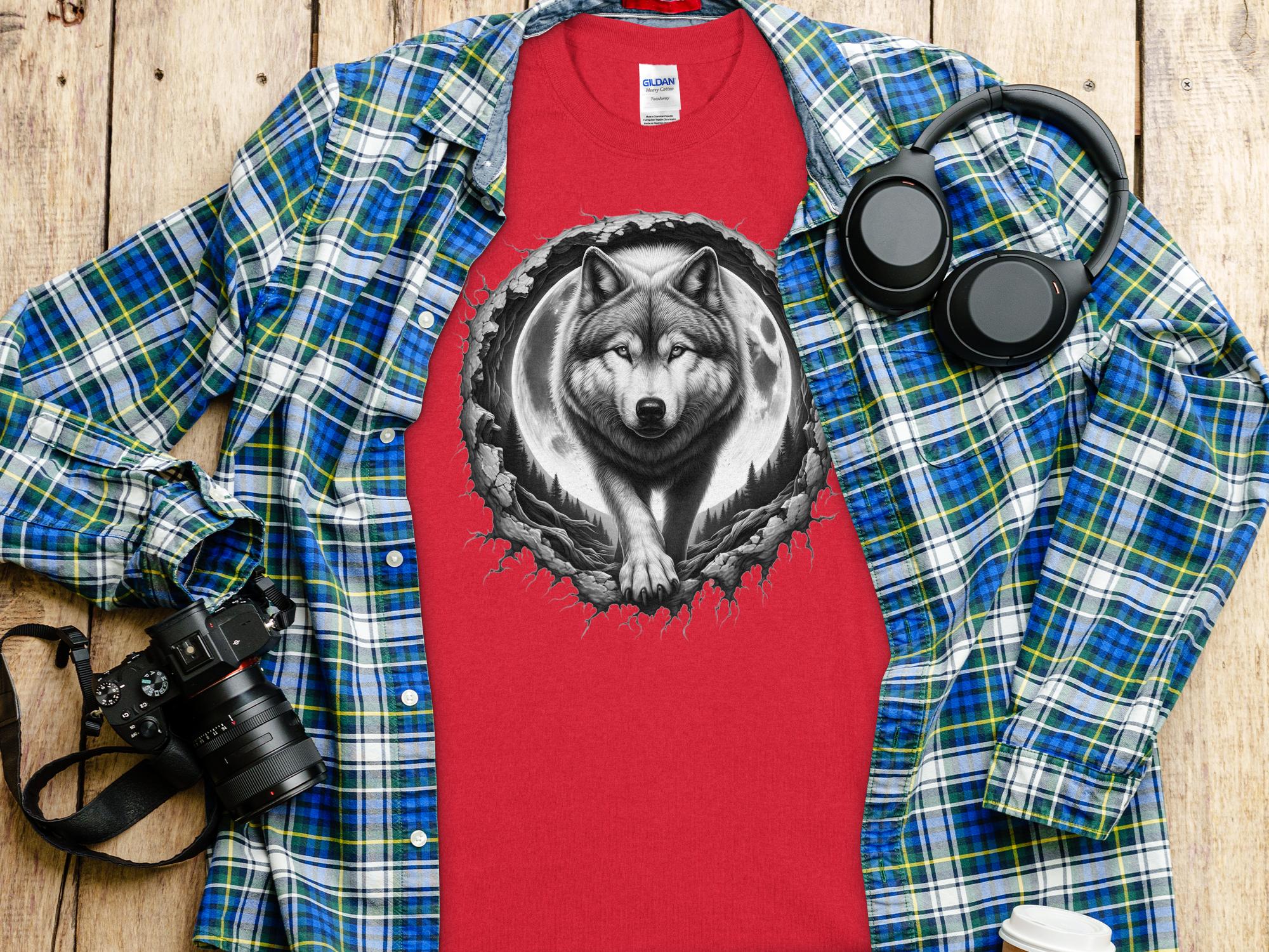 Moon Wolf - Coloured Gildan T-Shirt Realistic Animal Talisman Unisex Mythology Tee Graphic Design