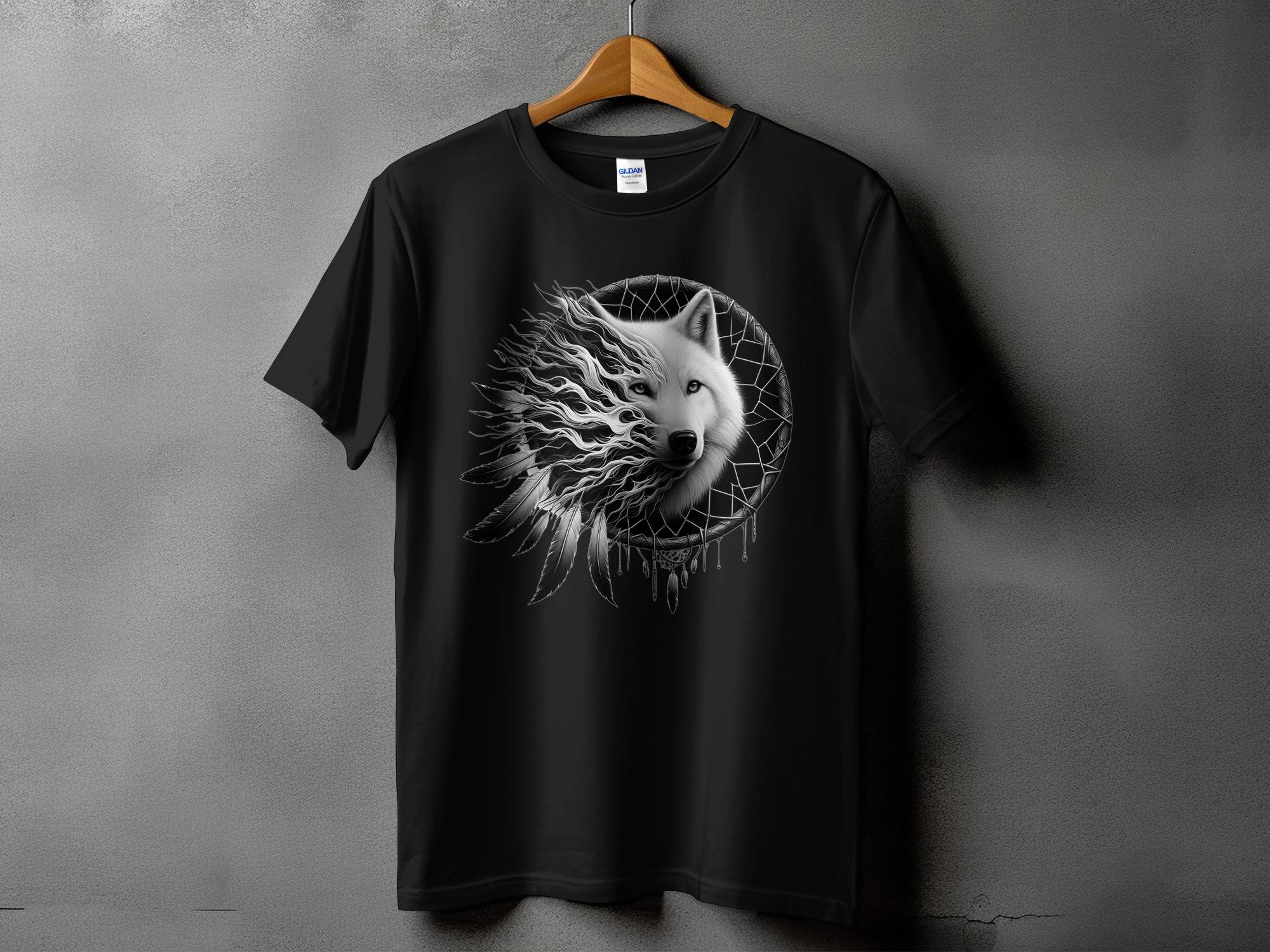 Dreamcatcher Wolf - Coloured Gildan T-Shirt Realistic Native American Talisman Unisex Mythology Tee Graphic Design