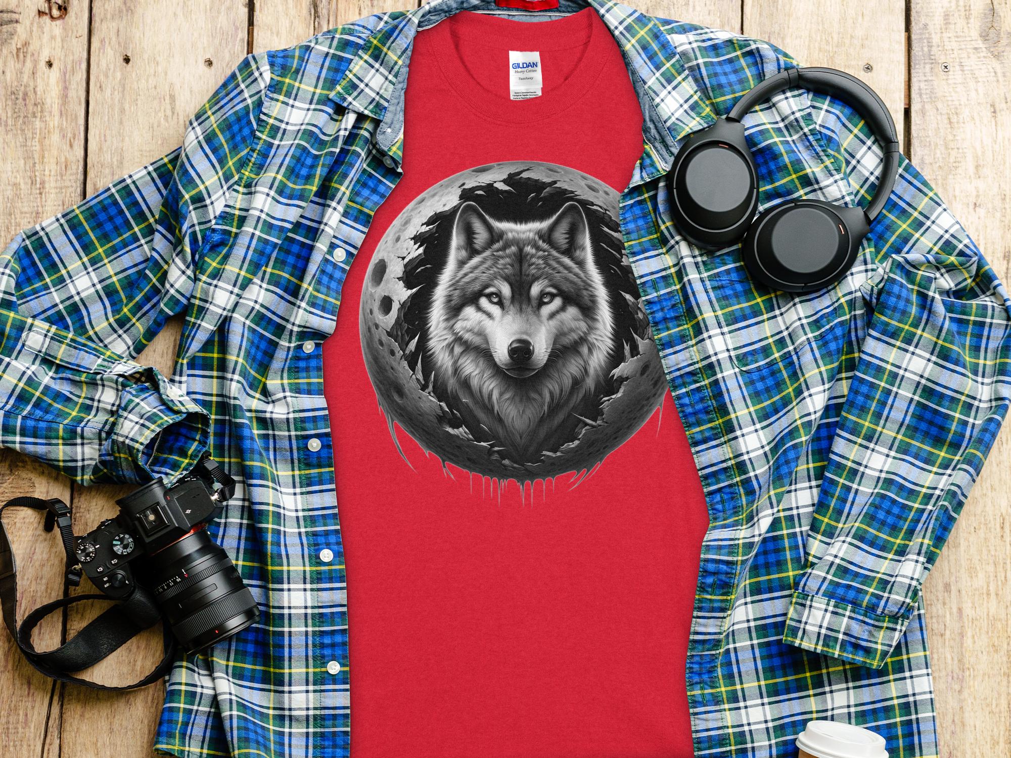 Moon Wolf - Coloured Gildan T-Shirt Realistic Animal Talisman Unisex Mythology Tee Graphic Design