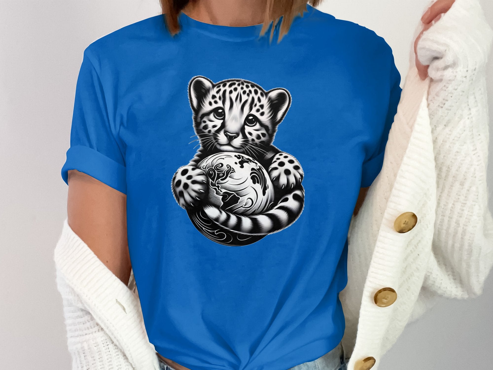 Cheetah World - Coloured Gildan T-Shirt Realistic Animal Talisman Unisex Cute Tee Graphic Design