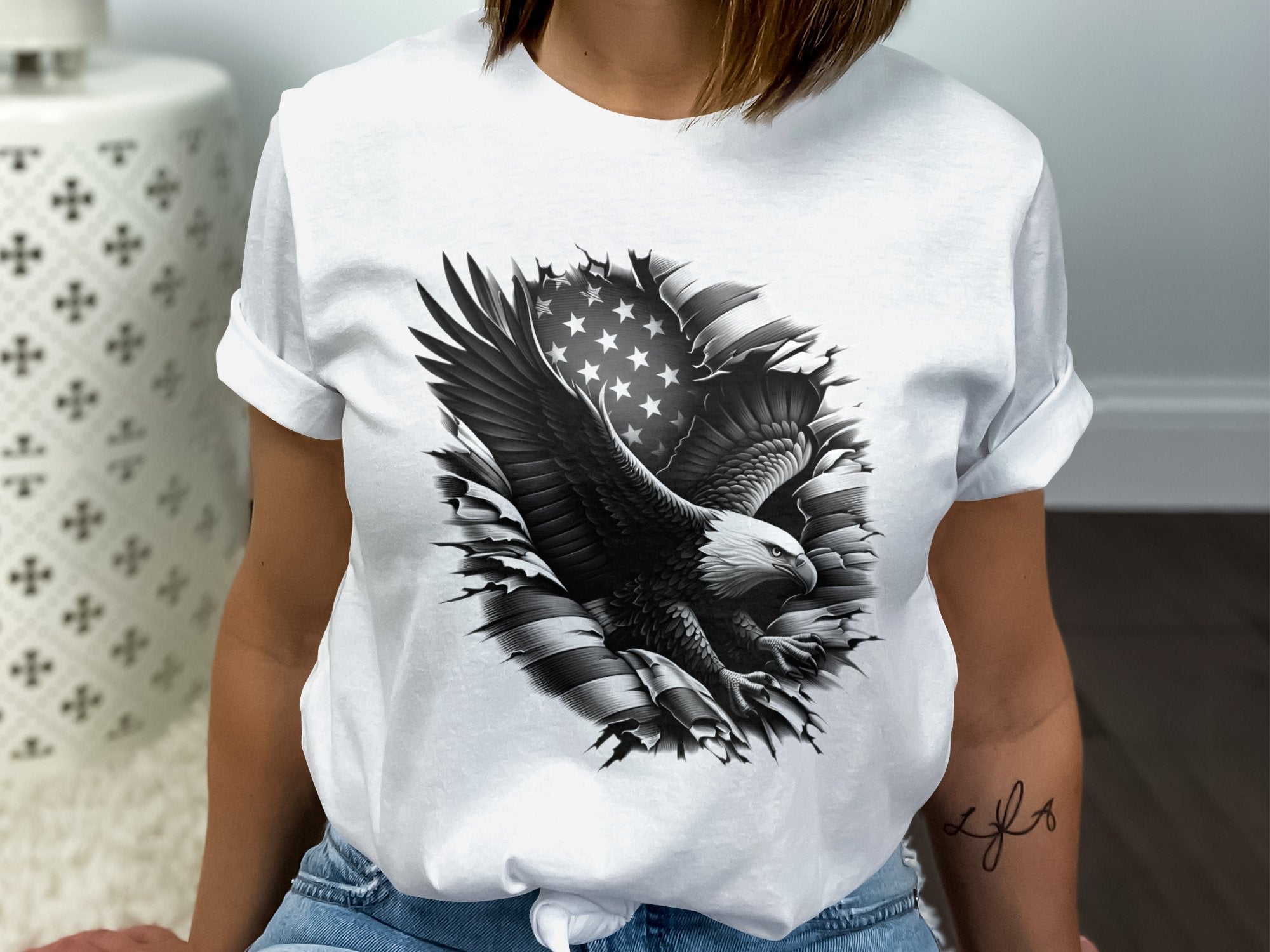 Eagle Patriot - Coloured Gildan T-Shirt Realistic Animal Talisman Unisex Tee Graphic Design