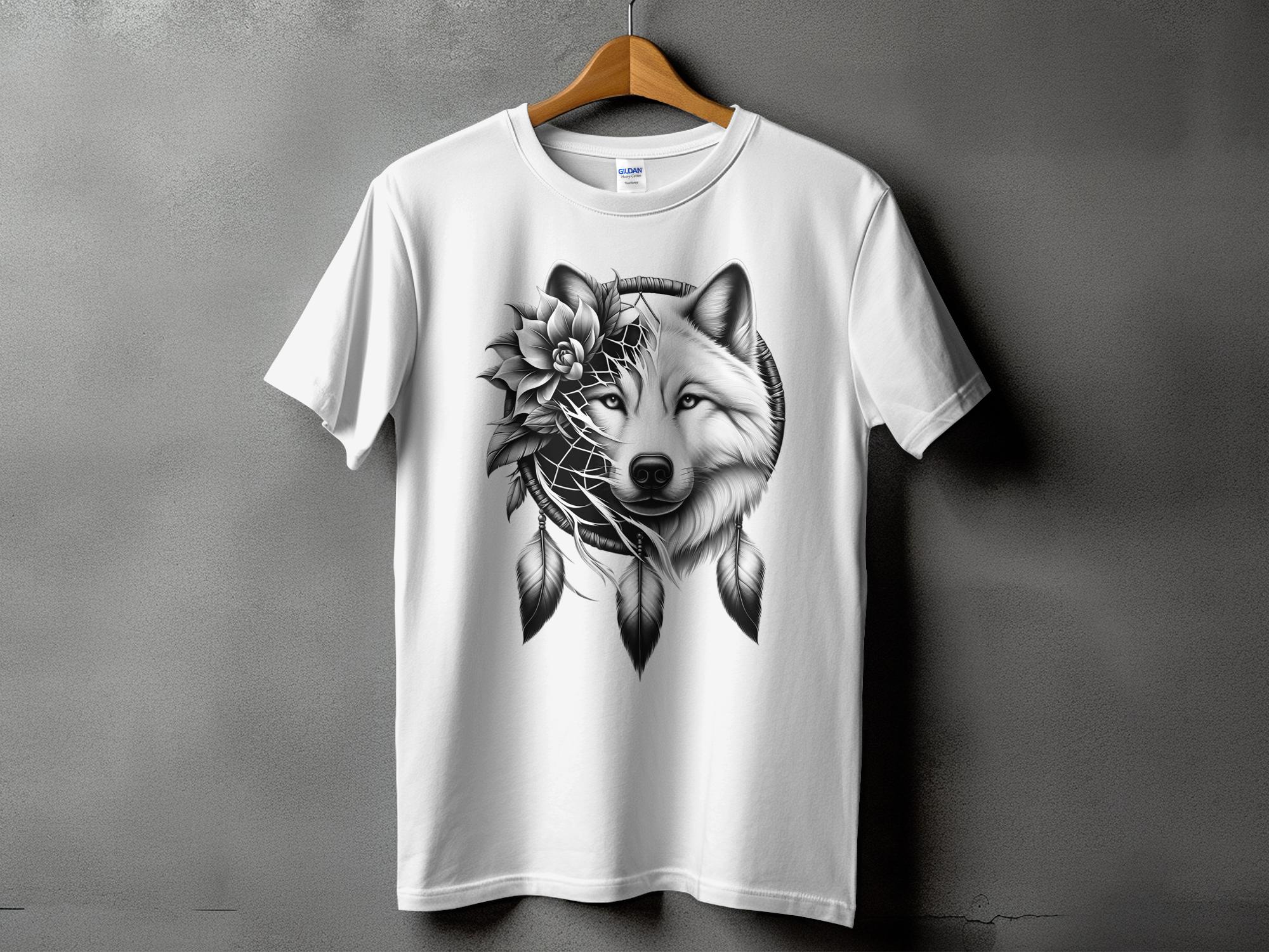 Dreamcatcher Wolf - Coloured Gildan T-Shirt Realistic Native American Talisman Unisex Mythology Tee Graphic Design