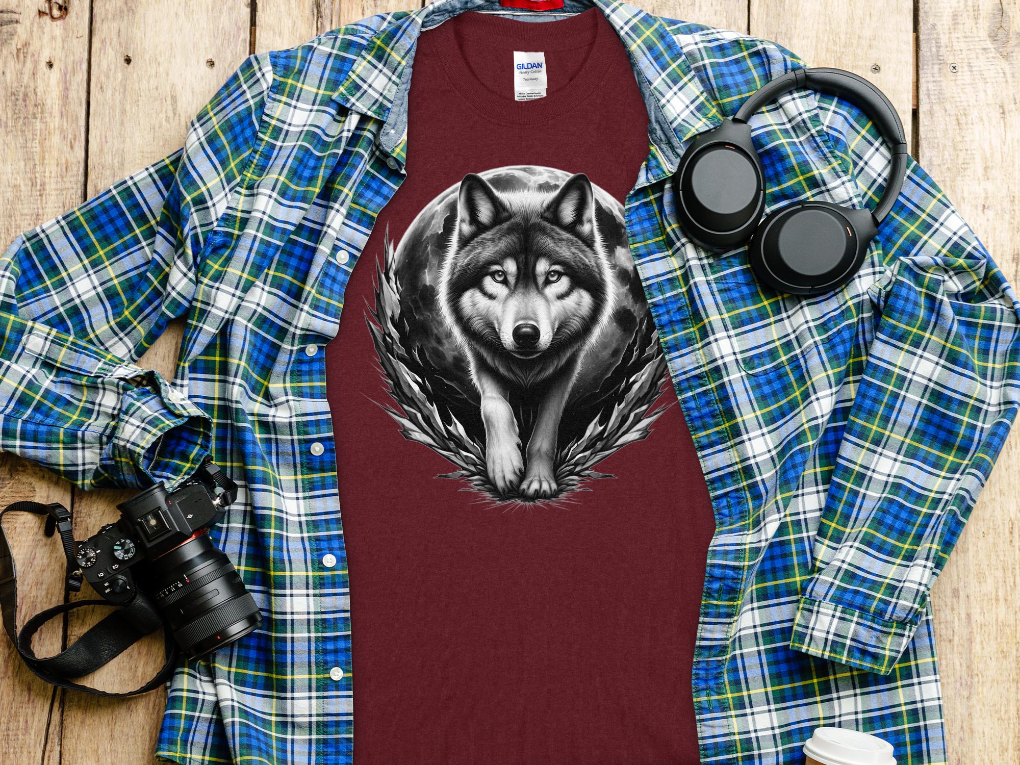 Moon Wolf - Coloured Gildan T-Shirt Realistic Animal Talisman Unisex Mythology Tee Graphic Design