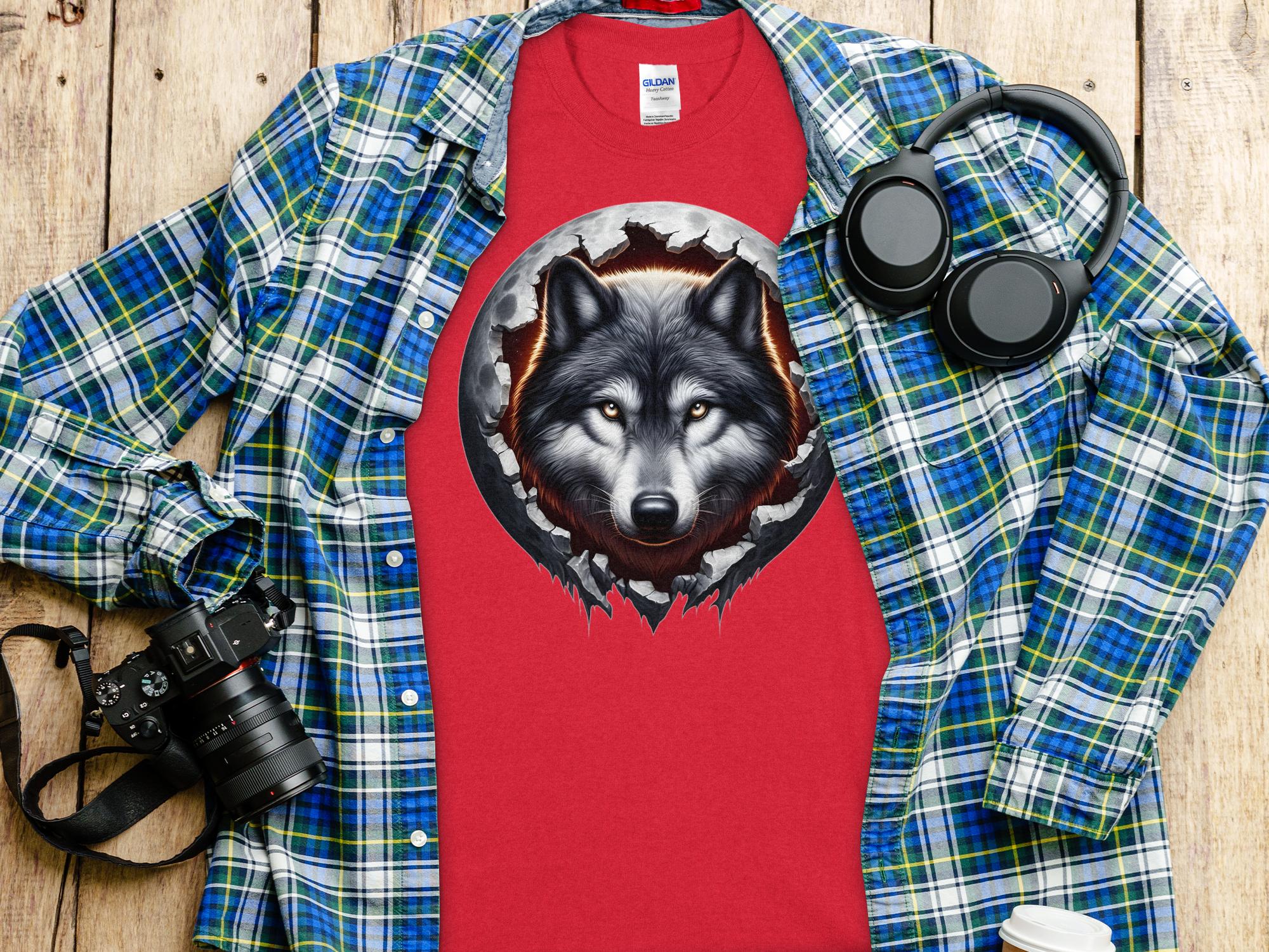 Moon Wolf - T-Shirt Realistic Full Colour Animal Talisman Unisex Mythology Tee Gildan Graphic Design