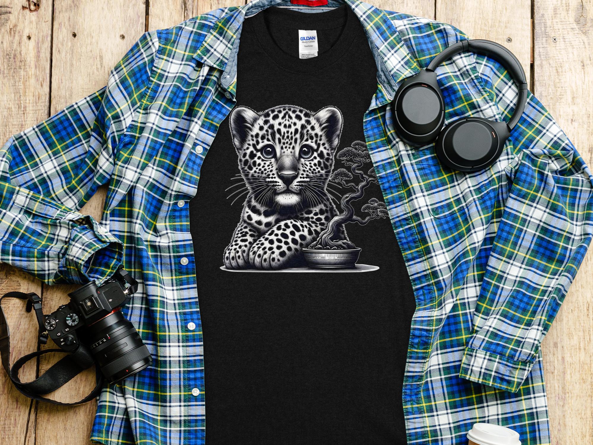 Leopard Bonsai - Coloured Gildan T-Shirt Realistic Animal Talisman Unisex Cute Tee Graphic Design