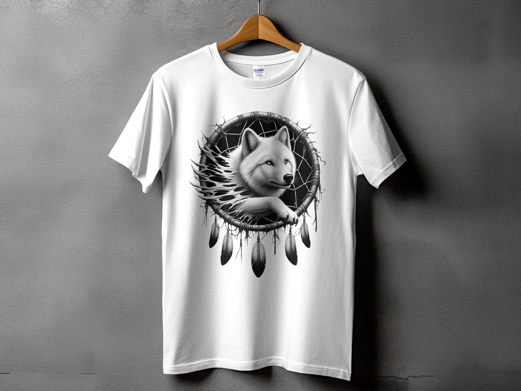 Dreamcatcher Wolf - Coloured Gildan T-Shirt Realistic Native American Talisman Unisex Mythology Tee Graphic Design