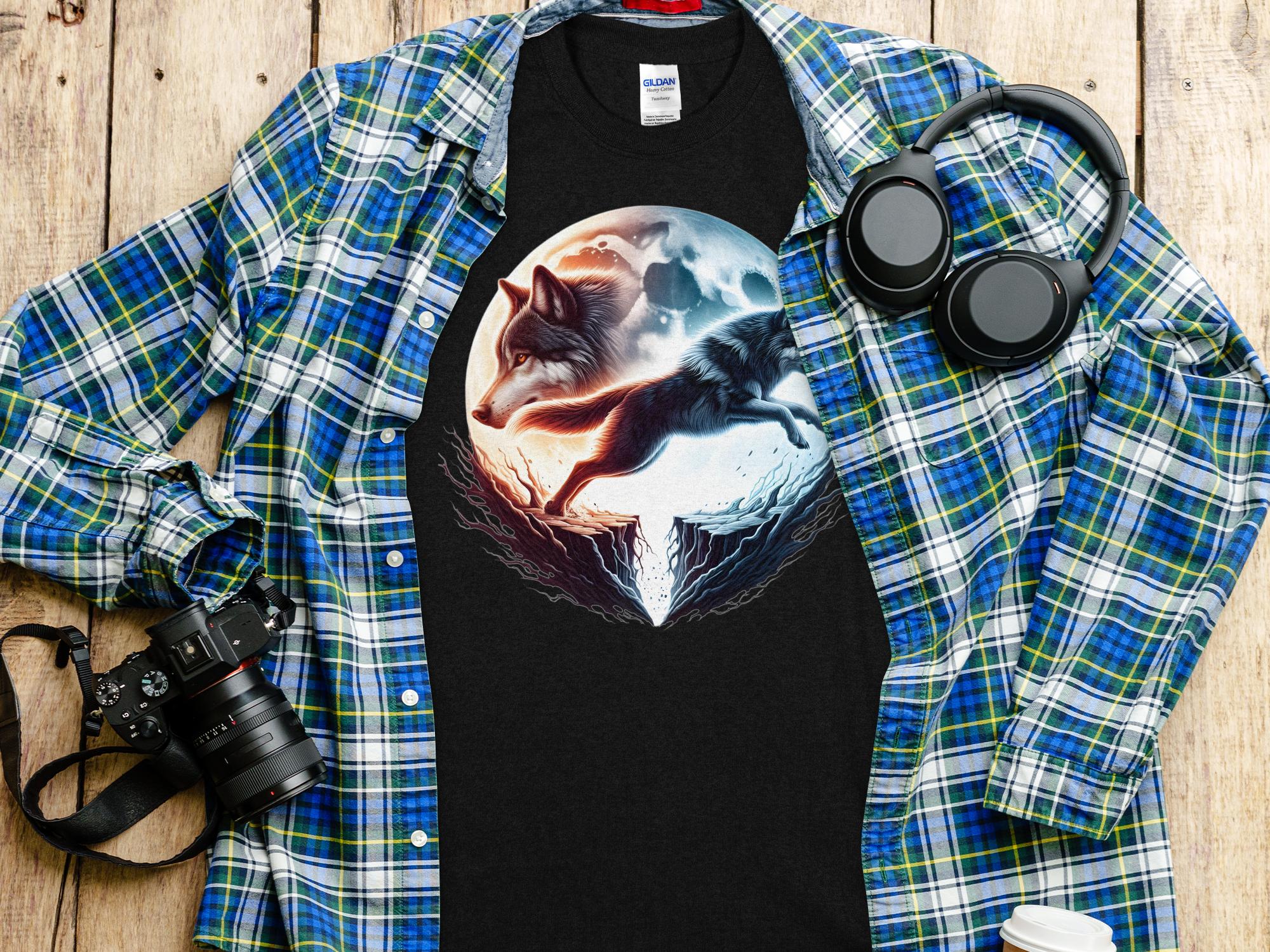 Moon Wolf - T-Shirt Realistic Full Colour Animal Talisman Unisex Mythology Tee Gildan Graphic Design