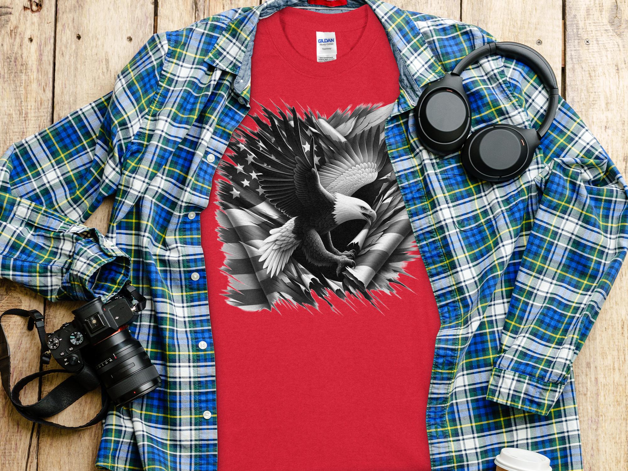 Eagle Patriot - Coloured Gildan T-Shirt Realistic Animal Talisman Unisex Tee Graphic Design