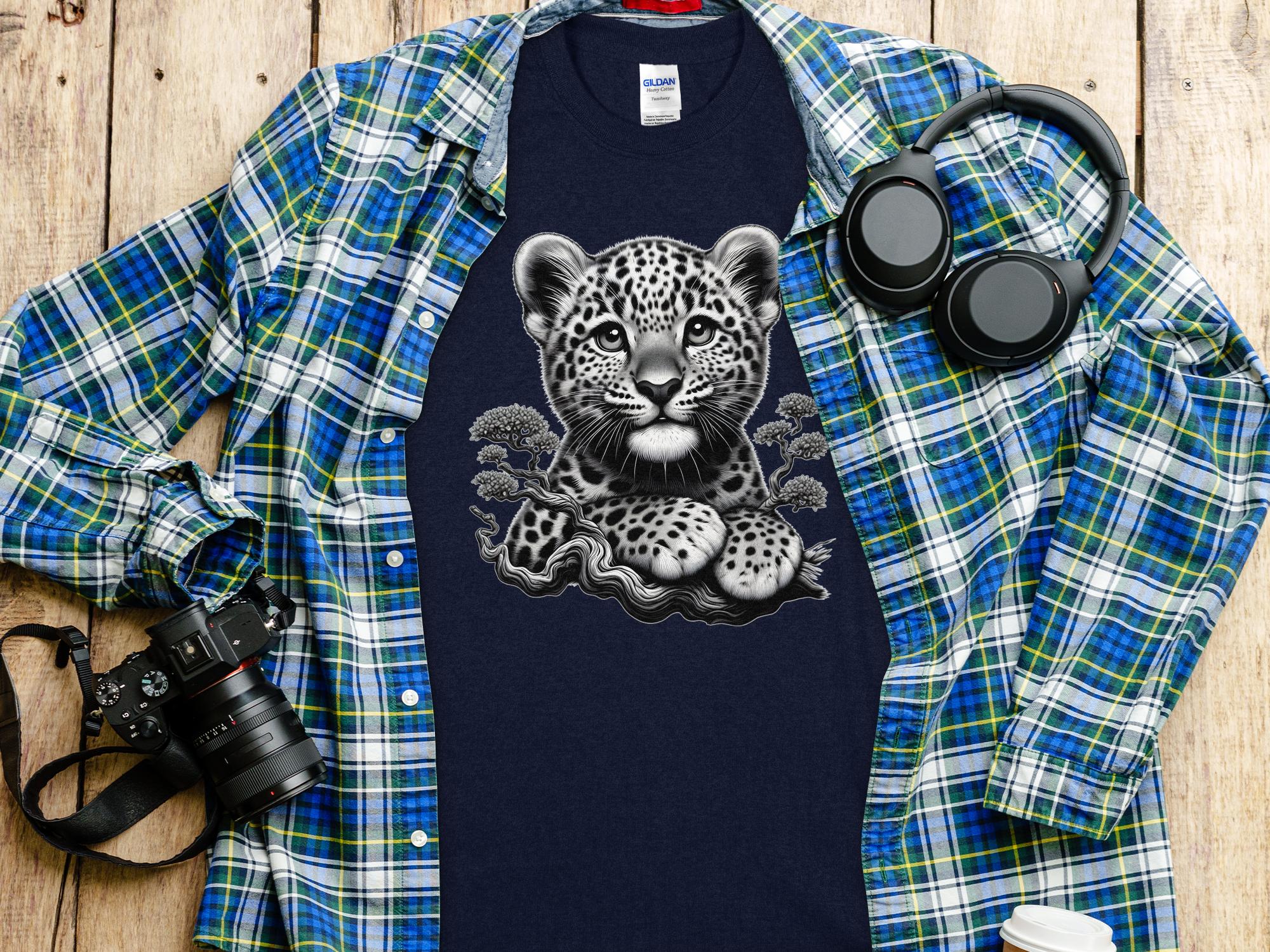 Leopard Bonsai - Coloured Gildan T-Shirt Realistic Animal Talisman Unisex Cute Tee Graphic Design