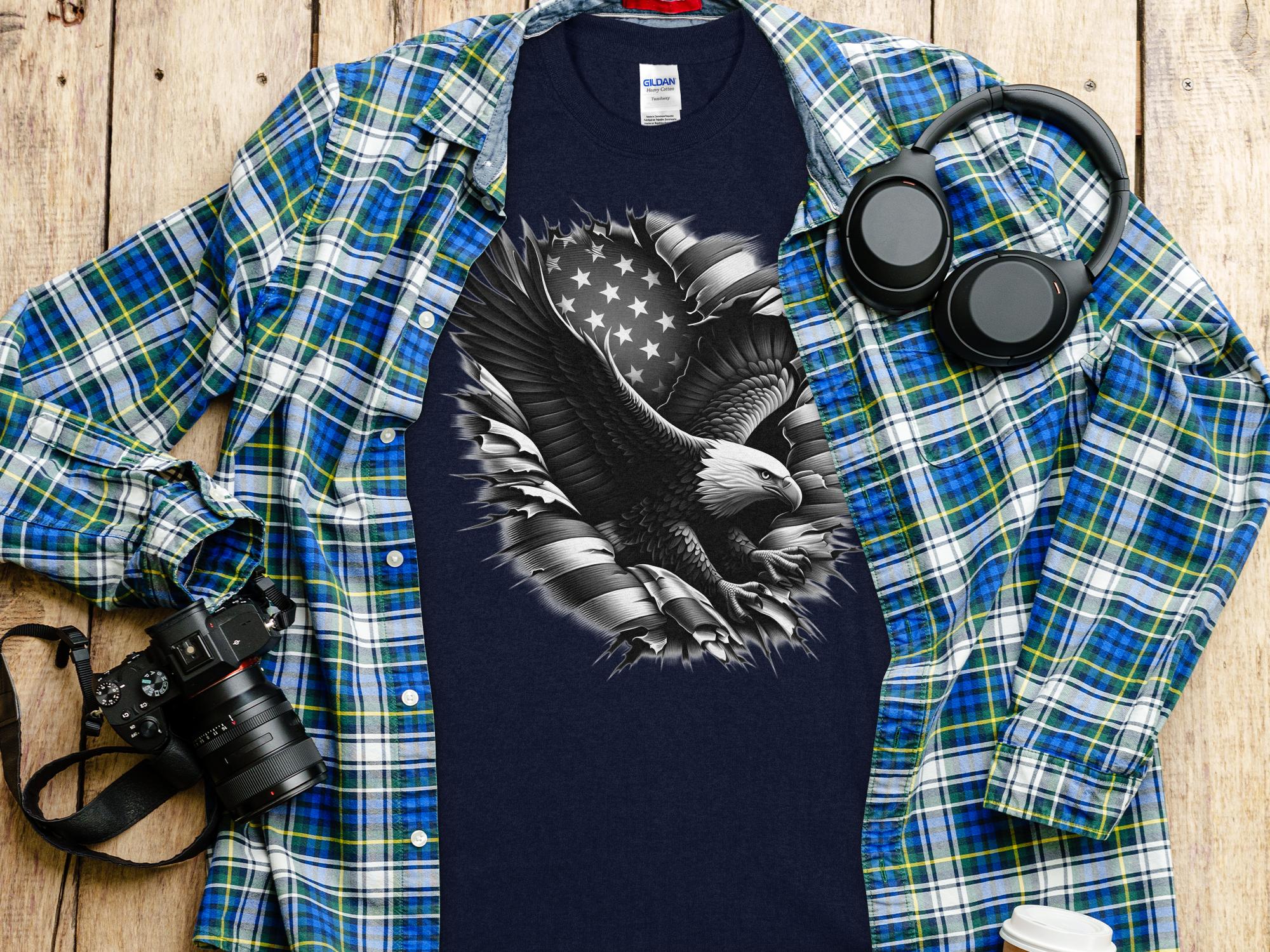 Eagle Patriot - Coloured Gildan T-Shirt Realistic Animal Talisman Unisex Tee Graphic Design