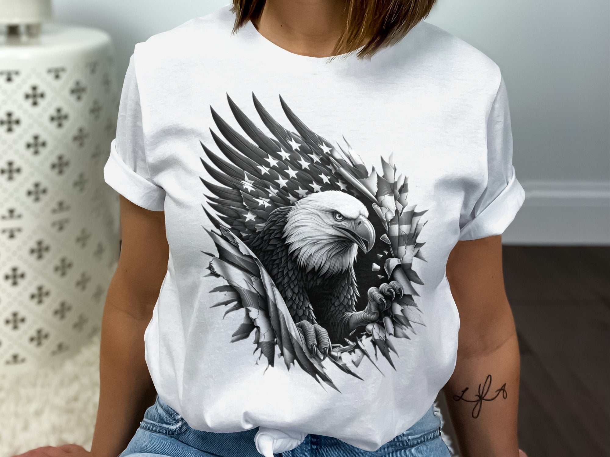 Eagle Patriot - Coloured Gildan T-Shirt Realistic Animal Talisman Unisex Tee Graphic Design