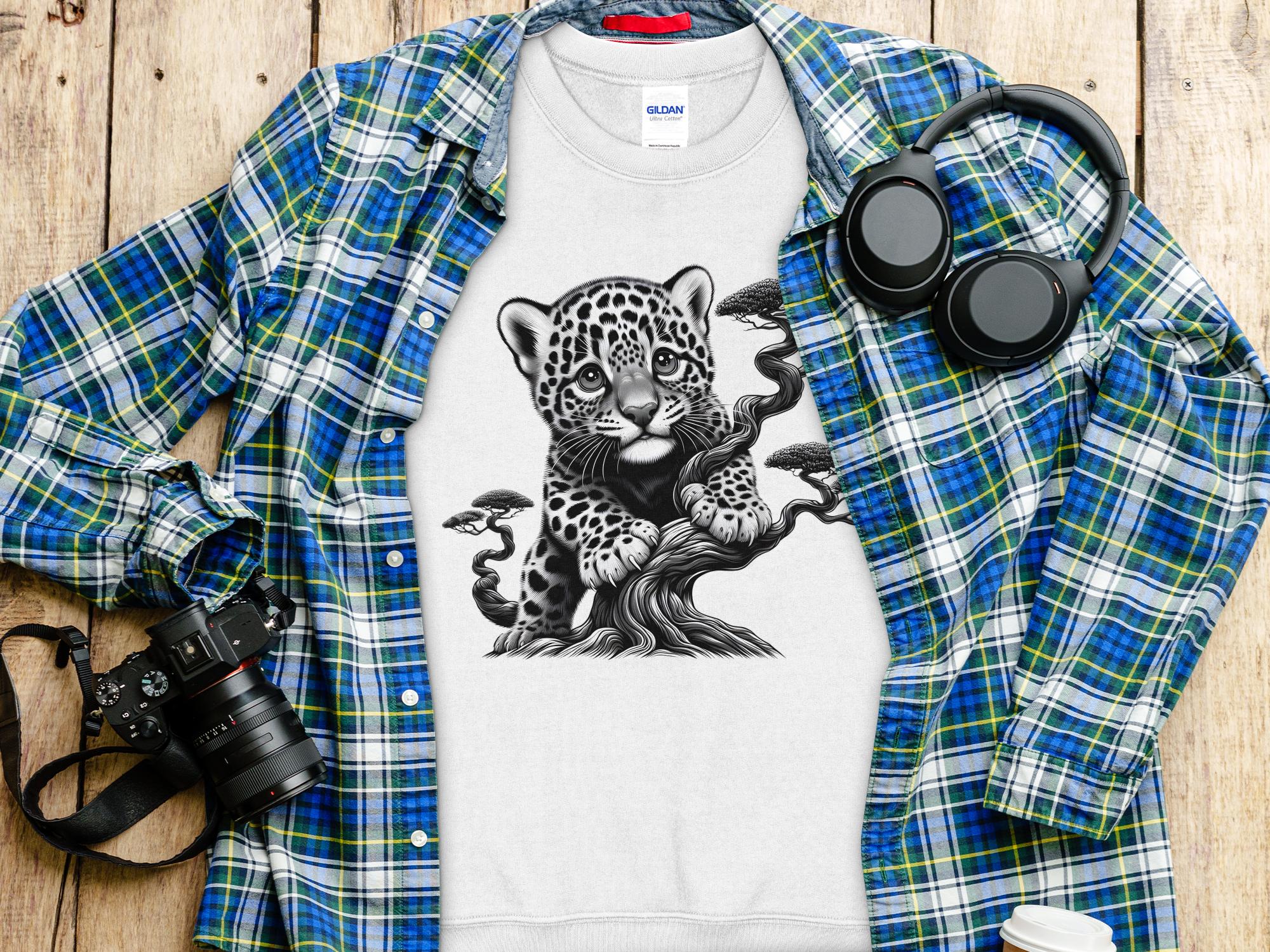 Leopard Bonsai - Coloured Gildan Sweatshirt Realistic Animal Talisman Unisex Cute Tee Graphic Design