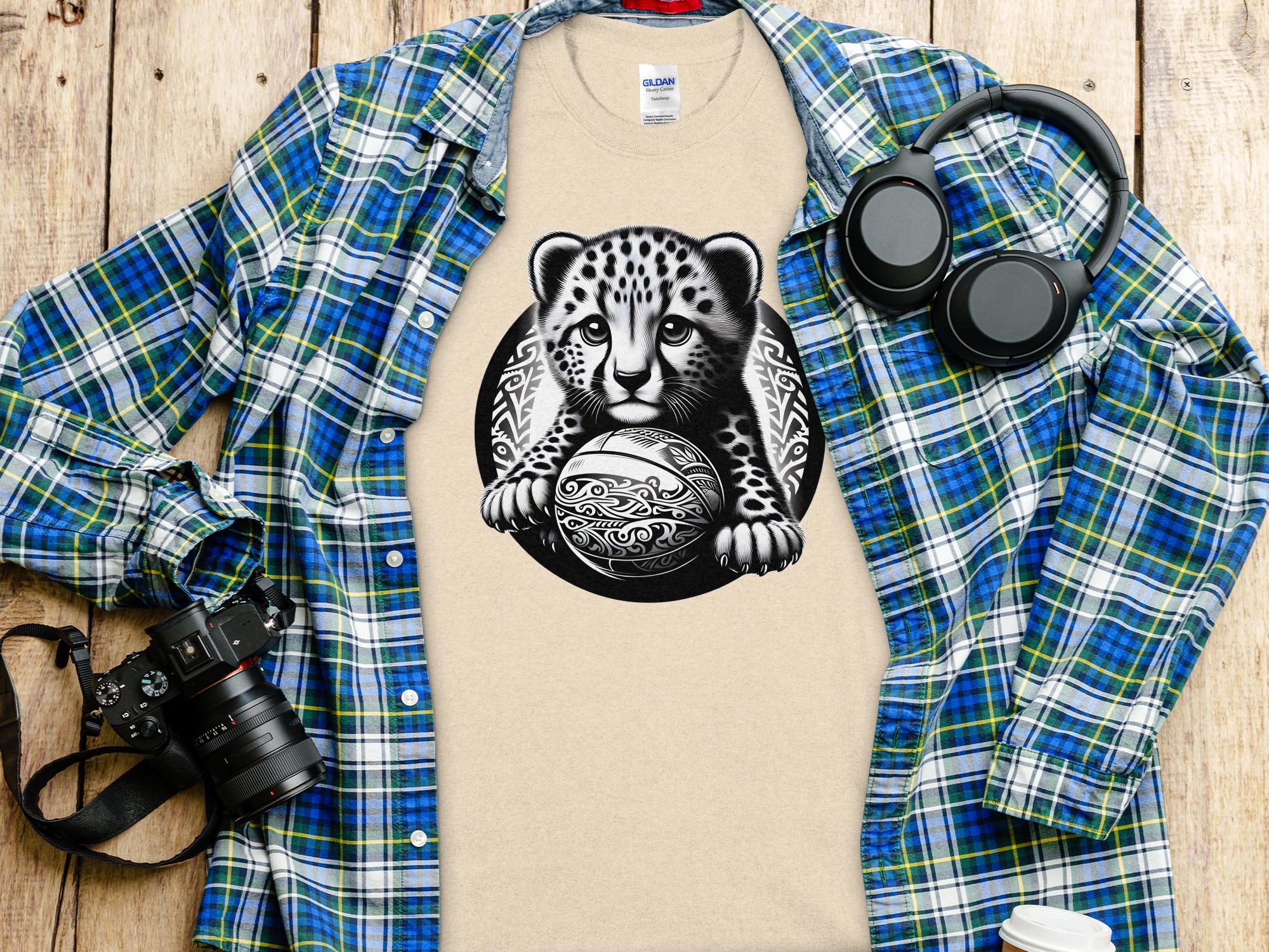 Cheetah World - Coloured Gildan T-Shirt Realistic Animal Talisman Unisex Cute Tee Graphic Design