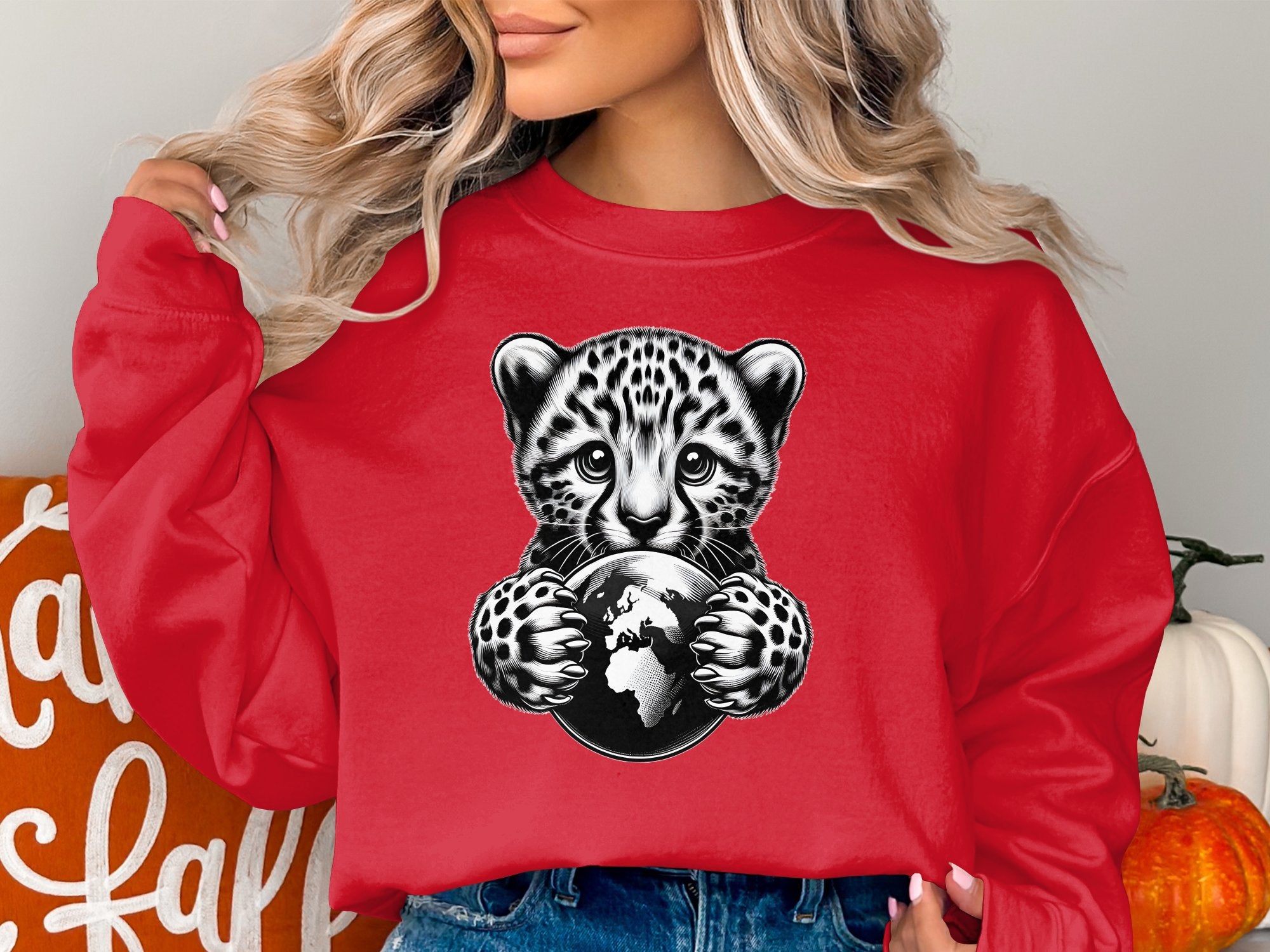 Cheetah World - Coloured Gildan Sweatshirt Realistic Animal Talisman Unisex Cute Tee Graphic Design