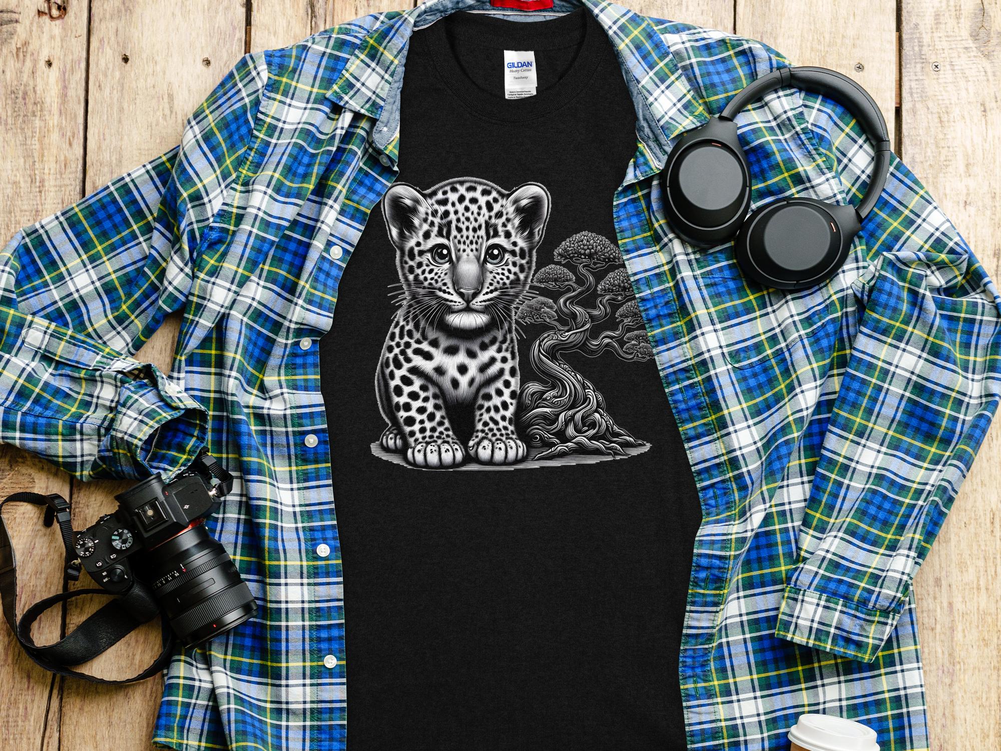 Leopard Bonsai - Coloured Gildan T-Shirt Realistic Animal Talisman Unisex Cute Tee Graphic Design