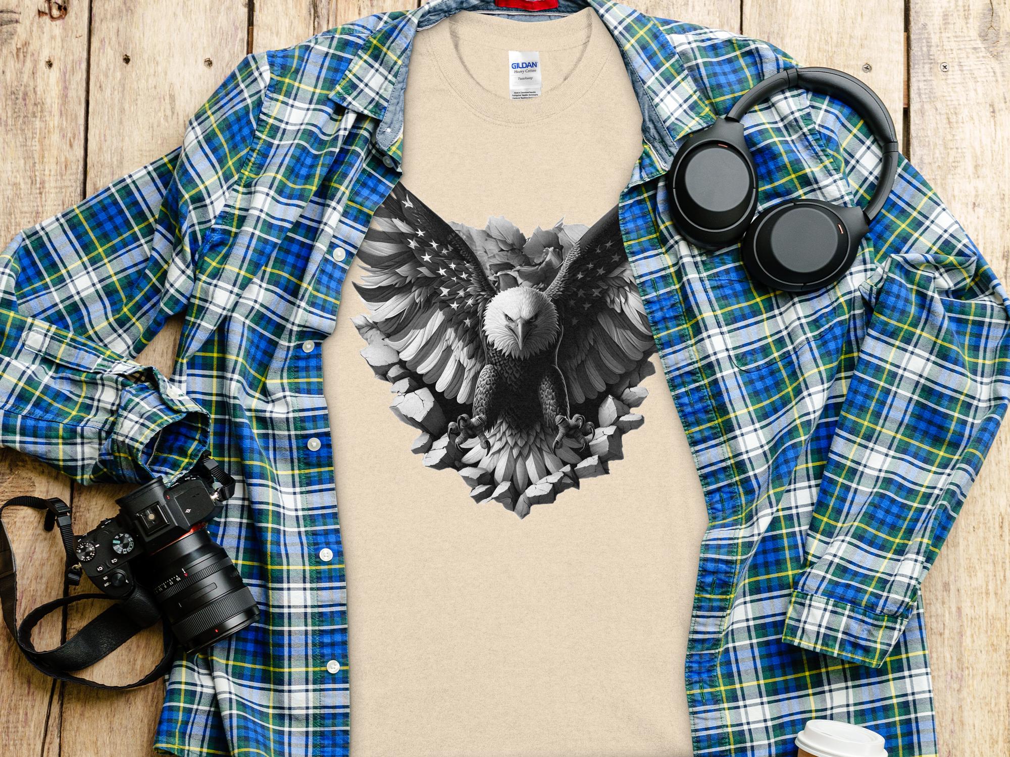 Eagle Patriot - Coloured Gildan T-Shirt Realistic Animal Talisman Unisex Tee Graphic Design