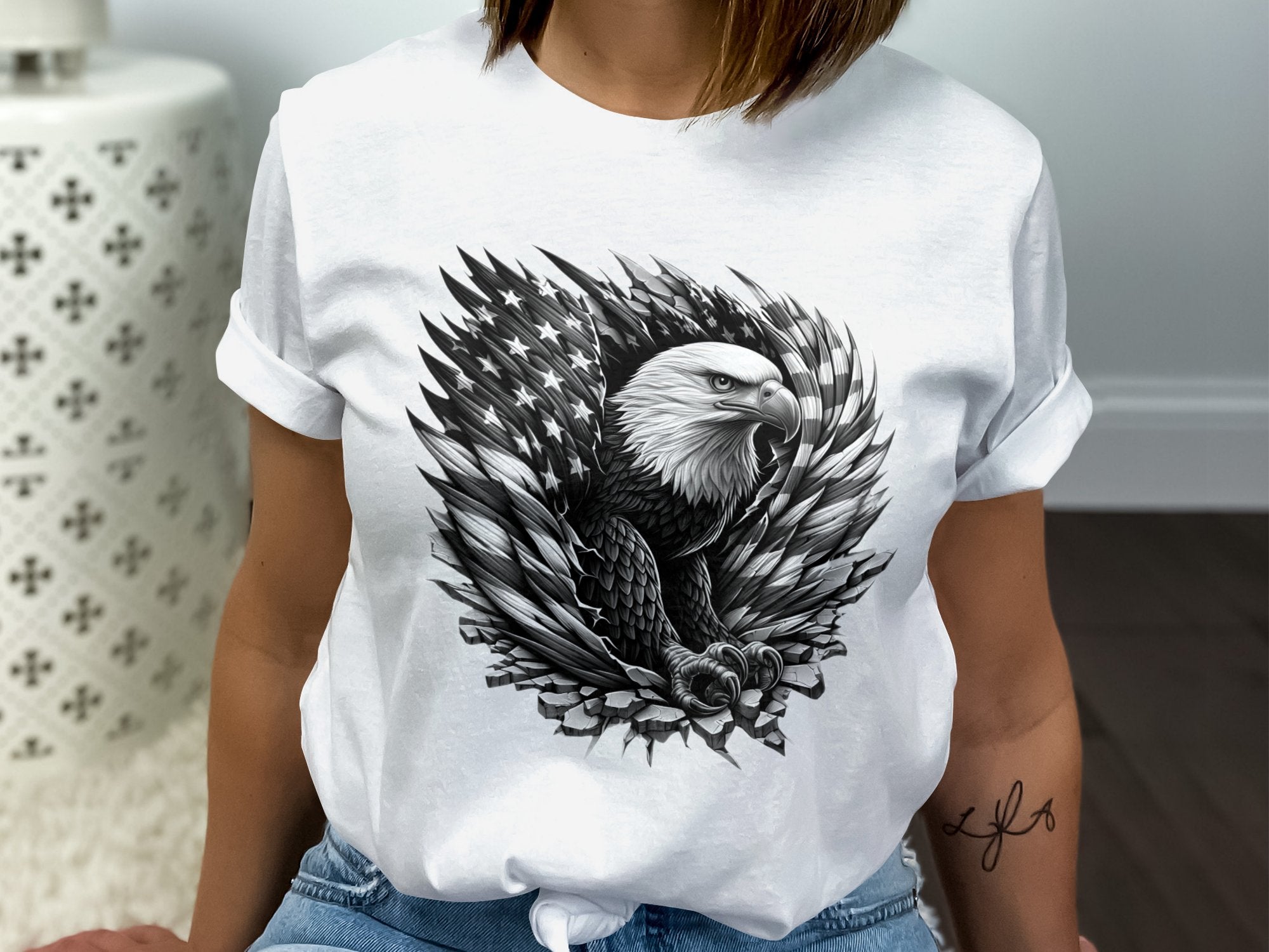 Eagle Patriot - Coloured Gildan T-Shirt Realistic Animal Talisman Unisex Tee Graphic Design