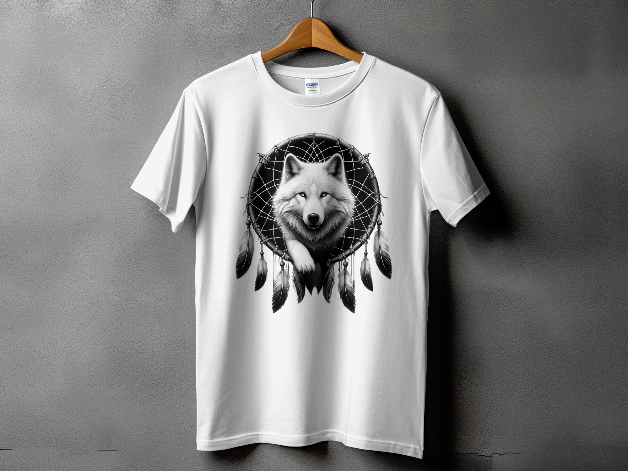 Dreamcatcher Wolf - Coloured Gildan T-Shirt Realistic Native American Talisman Unisex Mythology Tee Graphic Design