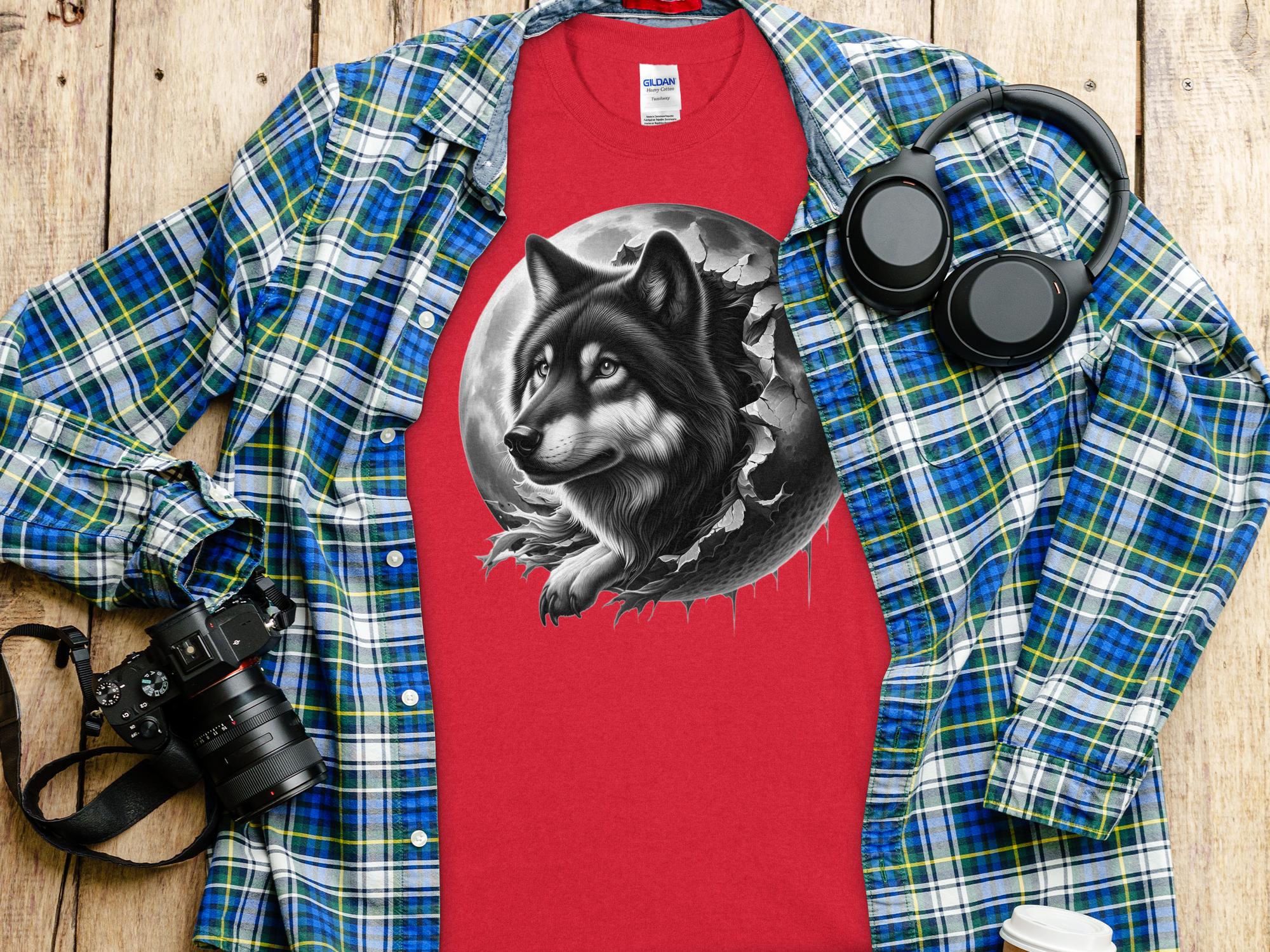 Moon Wolf - Coloured Gildan T-Shirt Realistic Animal Talisman Unisex Mythology Tee Graphic Design