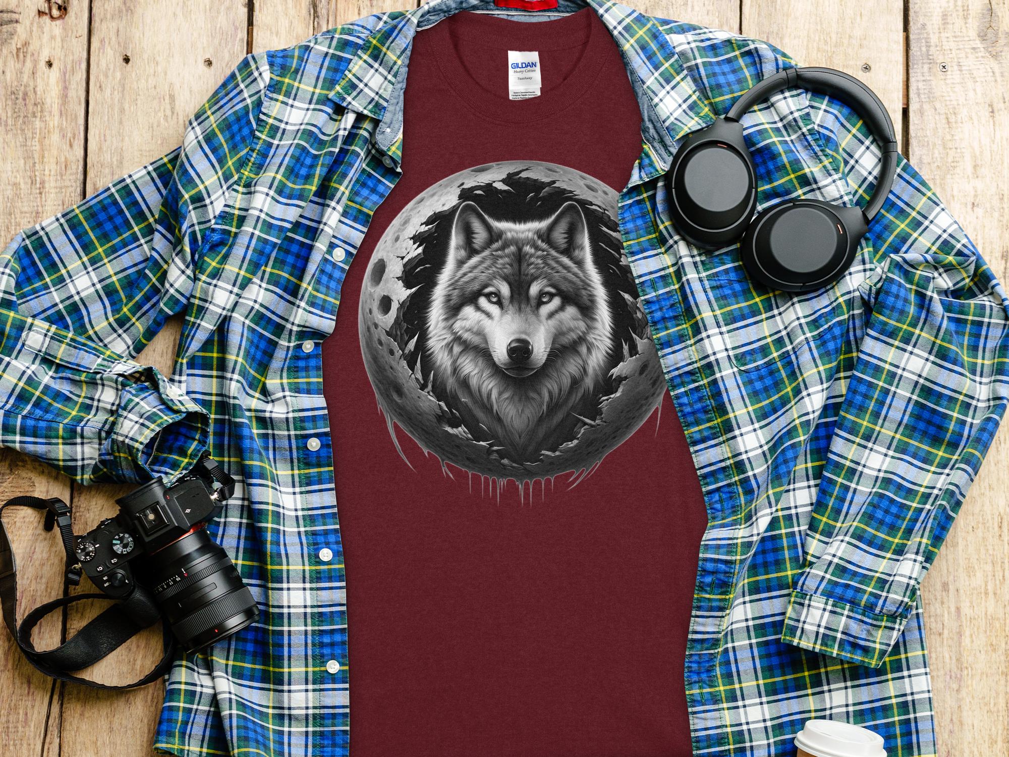 Moon Wolf - Coloured Gildan T-Shirt Realistic Animal Talisman Unisex Mythology Tee Graphic Design