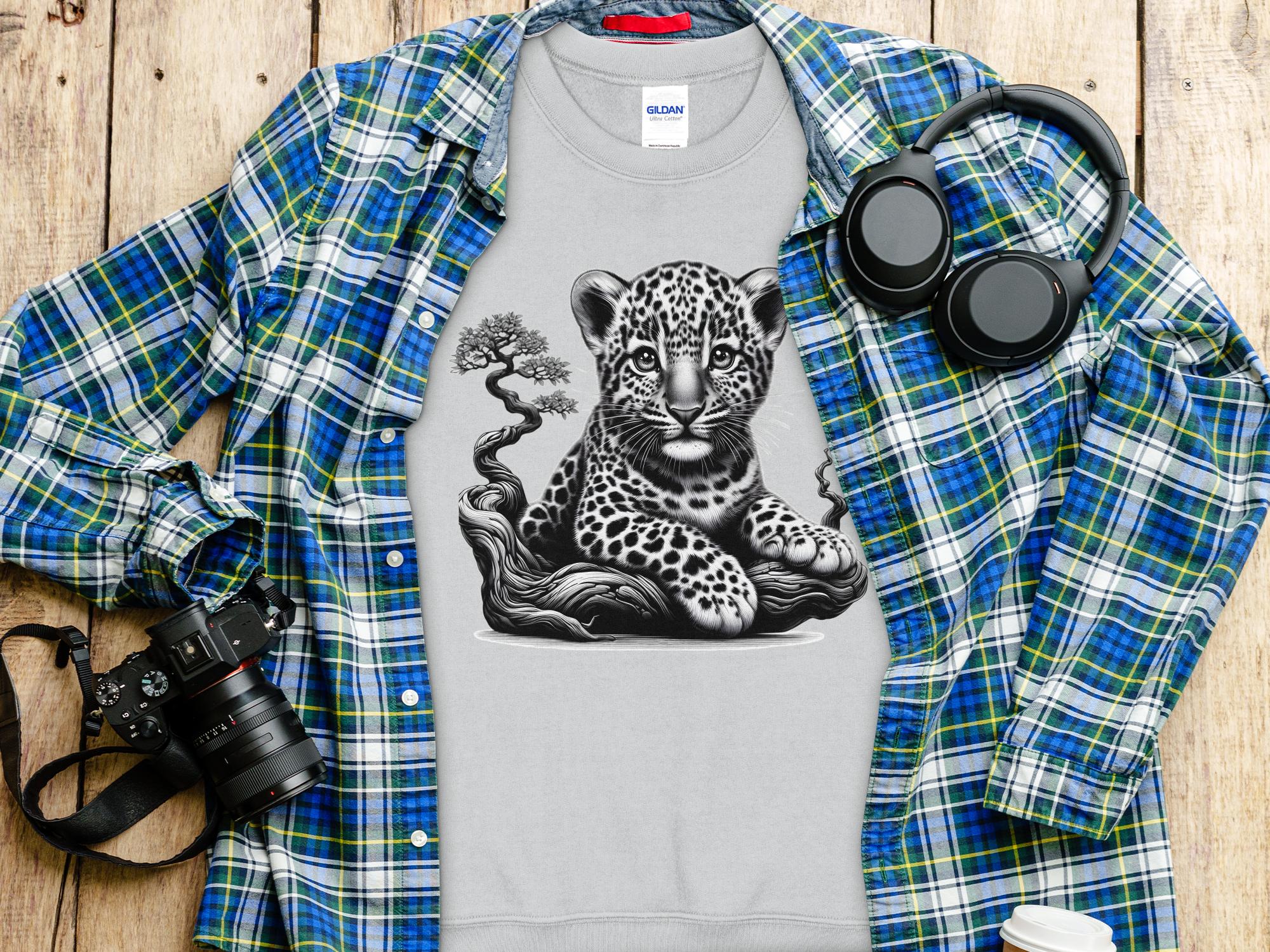 Leopard Bonsai - Coloured Gildan Sweatshirt Realistic Animal Talisman Unisex Cute Tee Graphic Design