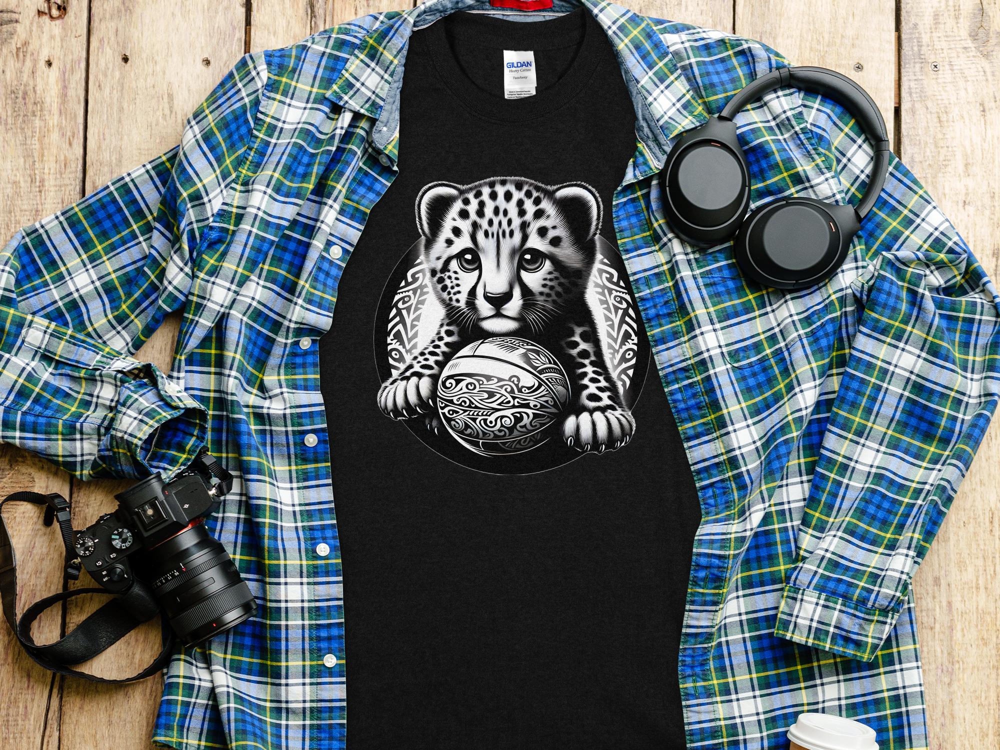 Cheetah World - Coloured Gildan T-Shirt Realistic Animal Talisman Unisex Cute Tee Graphic Design