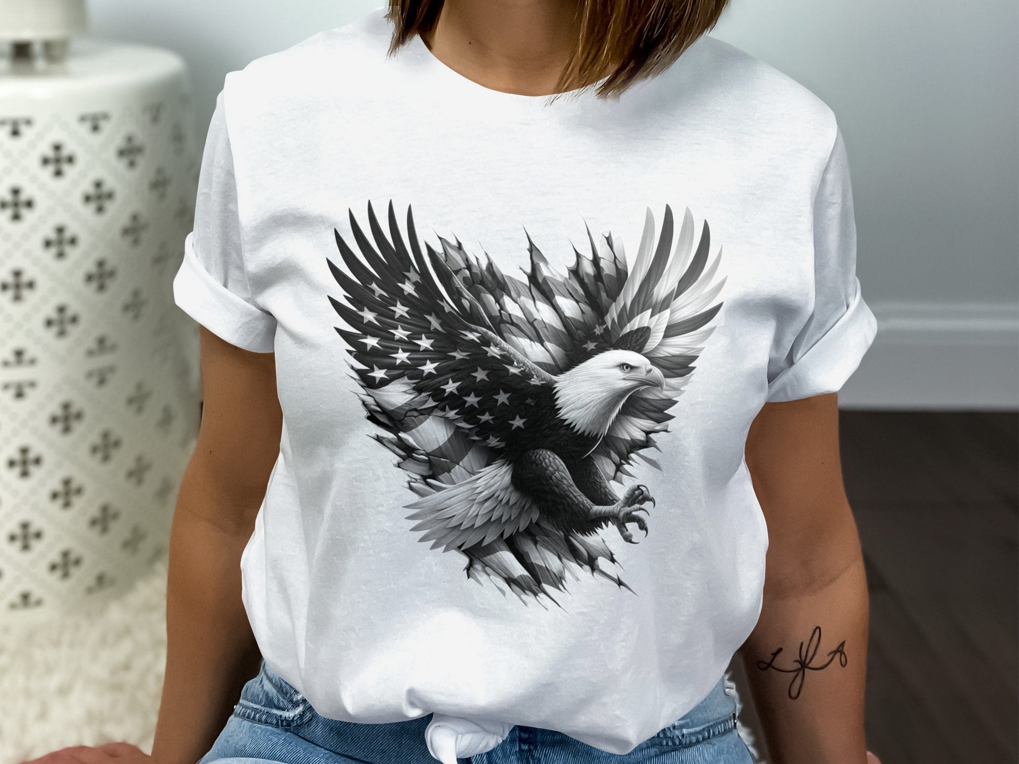 Eagle Patriot - Coloured Gildan T-Shirt Realistic Animal Talisman Unisex Tee Graphic Design