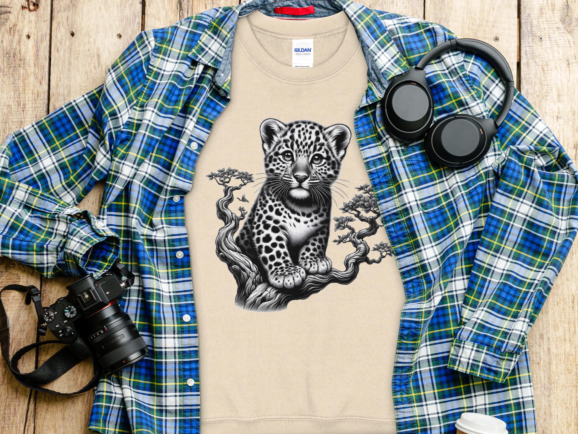 Leopard Bonsai - Coloured Gildan Sweatshirt Realistic Animal Talisman Unisex Cute Tee Graphic Design