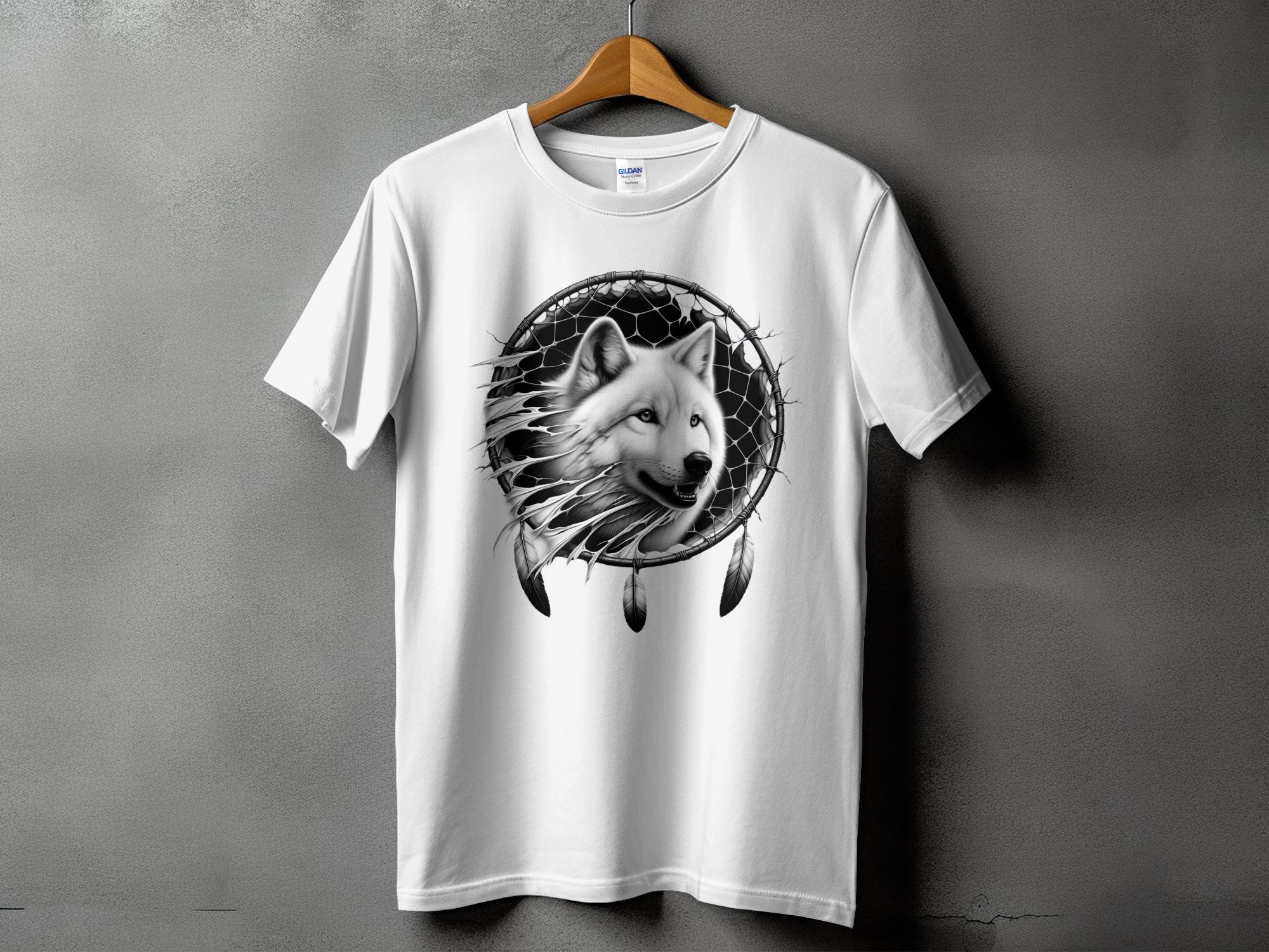 Dreamcatcher Wolf - Coloured Gildan T-Shirt Realistic Native American Talisman Unisex Mythology Tee Graphic Design